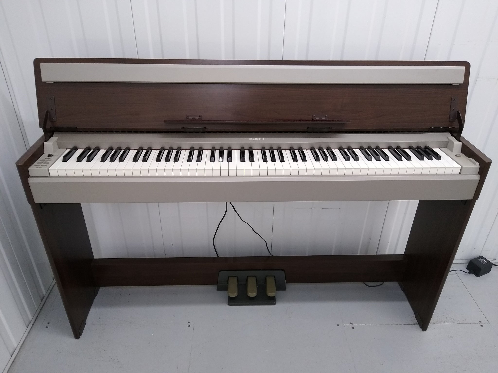 Yamaha Arius YDP-S30 Digital Piano Slimline space saver stock