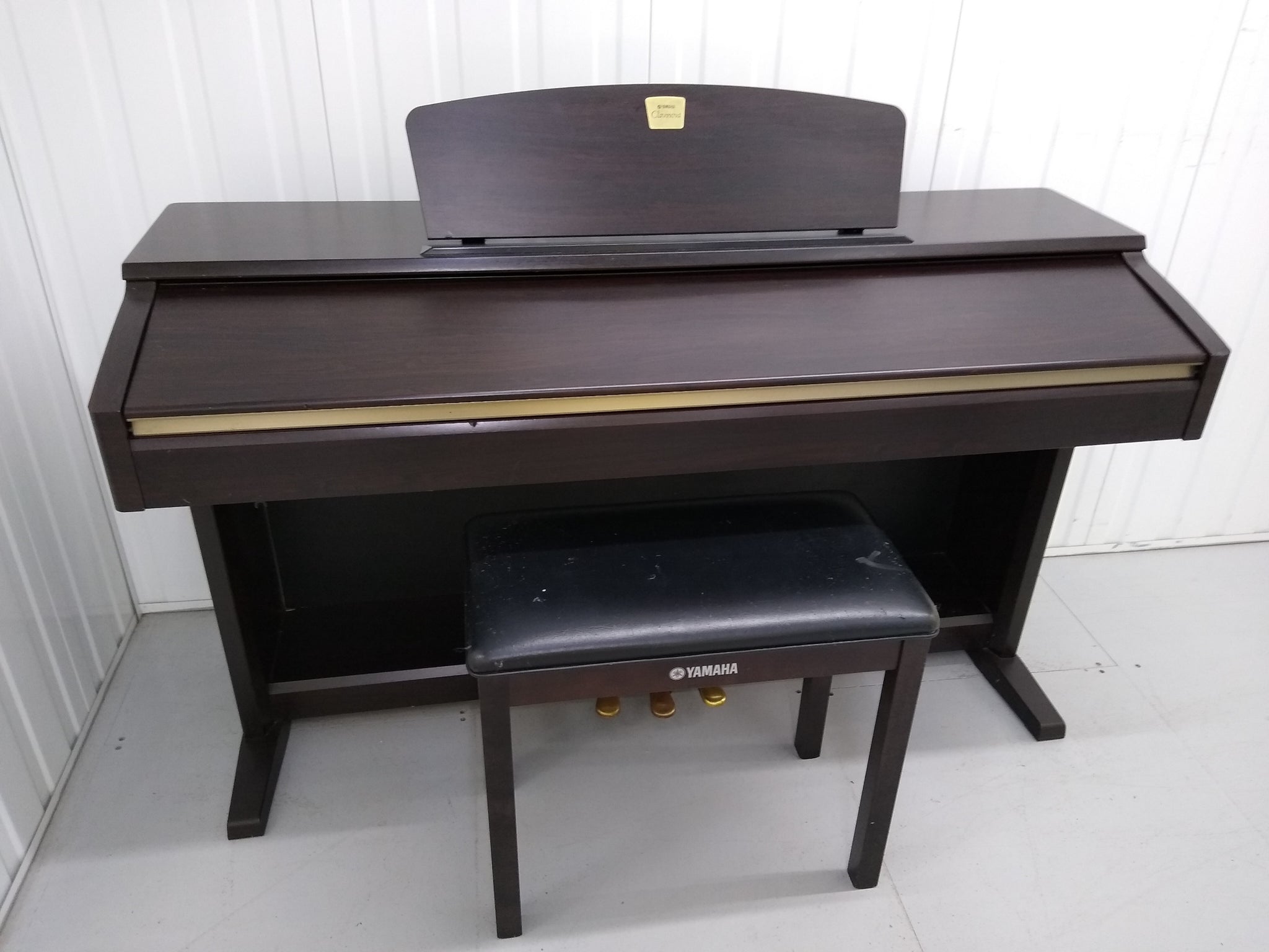 Yamaha Clavinova CLP-120 Digital Piano and stool Full Size 88 keys