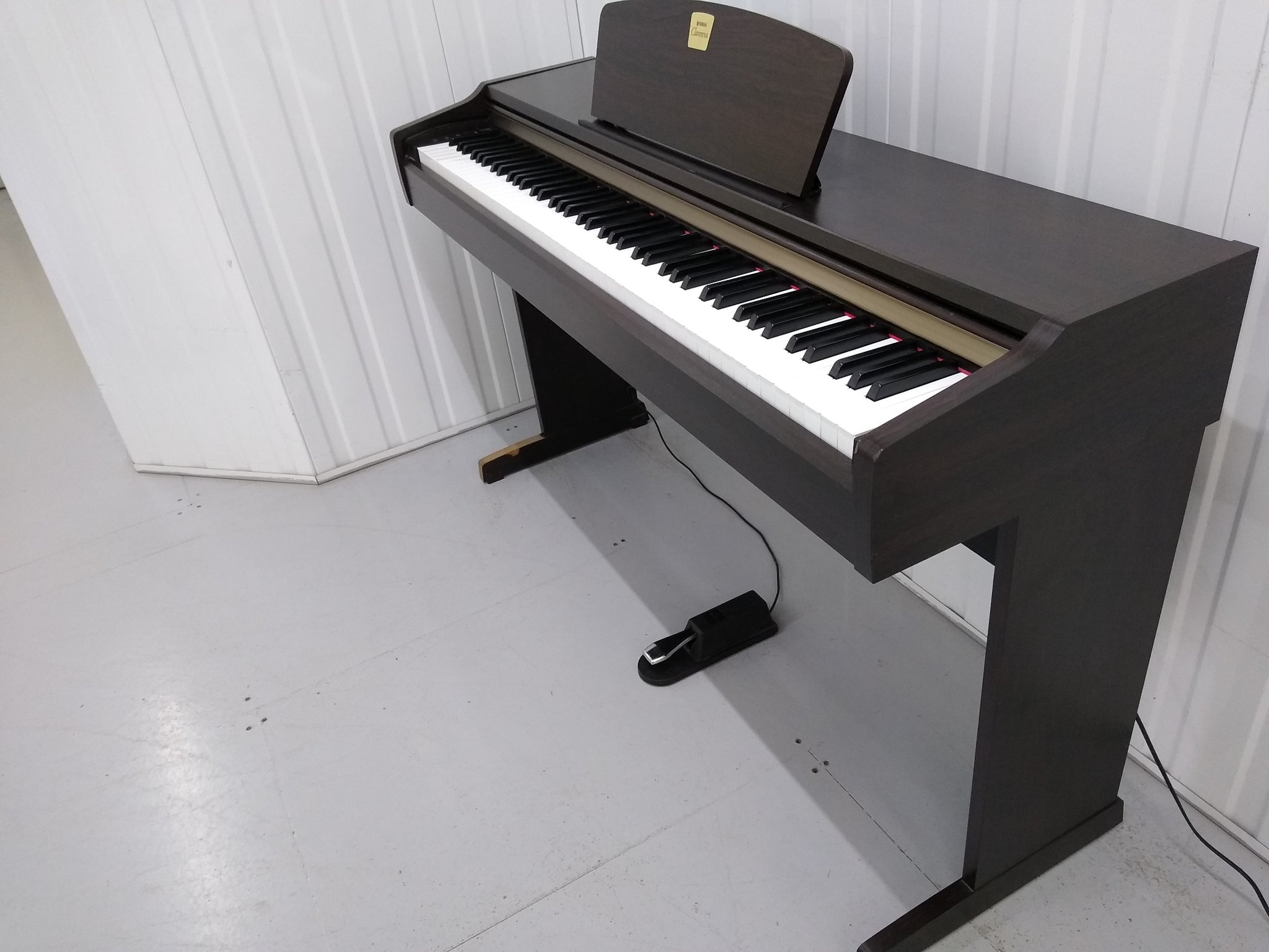 Yamaha Clavinova CLP-110 Digital Piano Full Size 88 keys