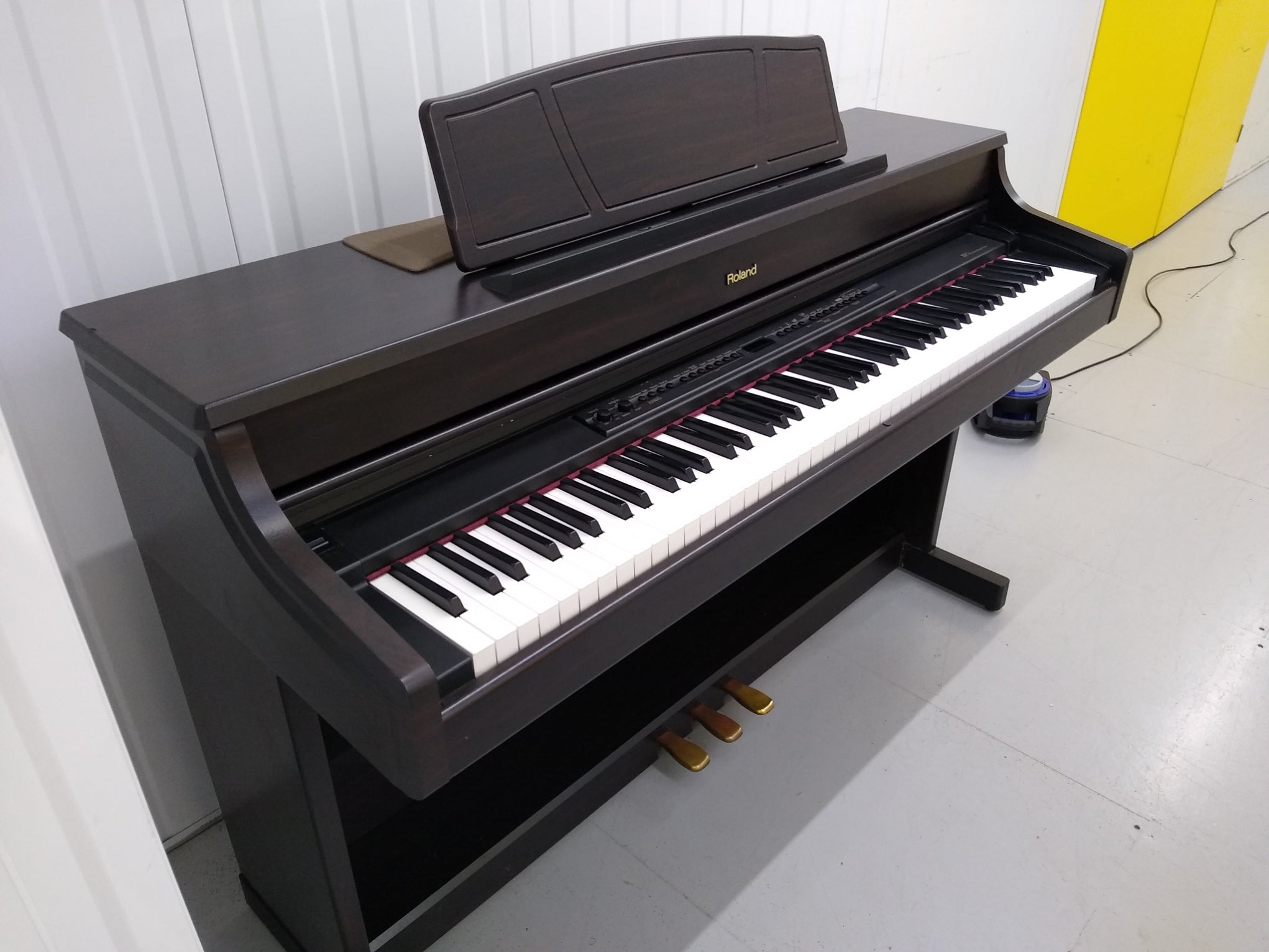 Roland HP-7e professional high specs Digital Piano with stool stock # –  Sulinda Music