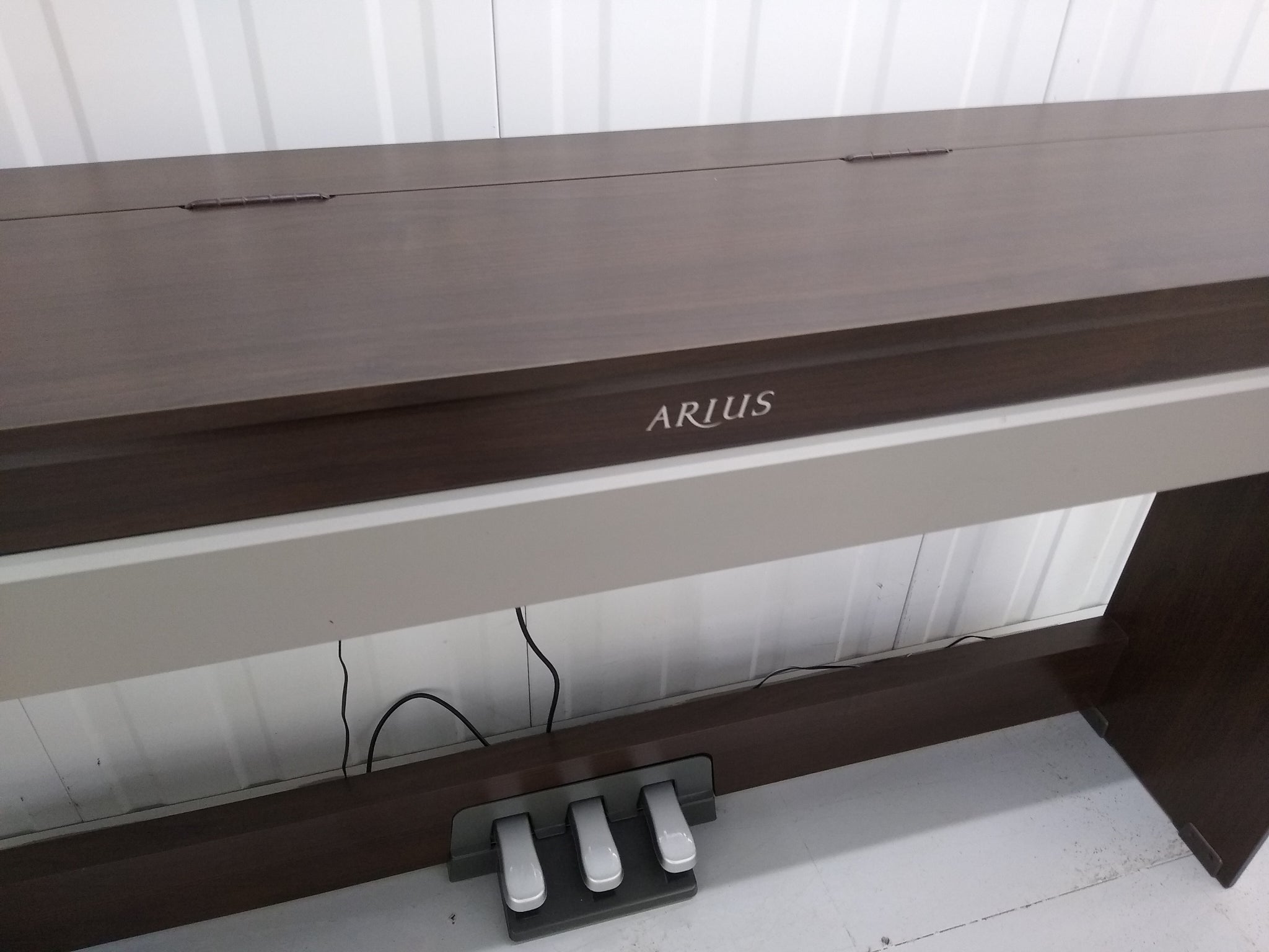 Yamaha Arius YDP-S31 Digital Piano Slimline space saver