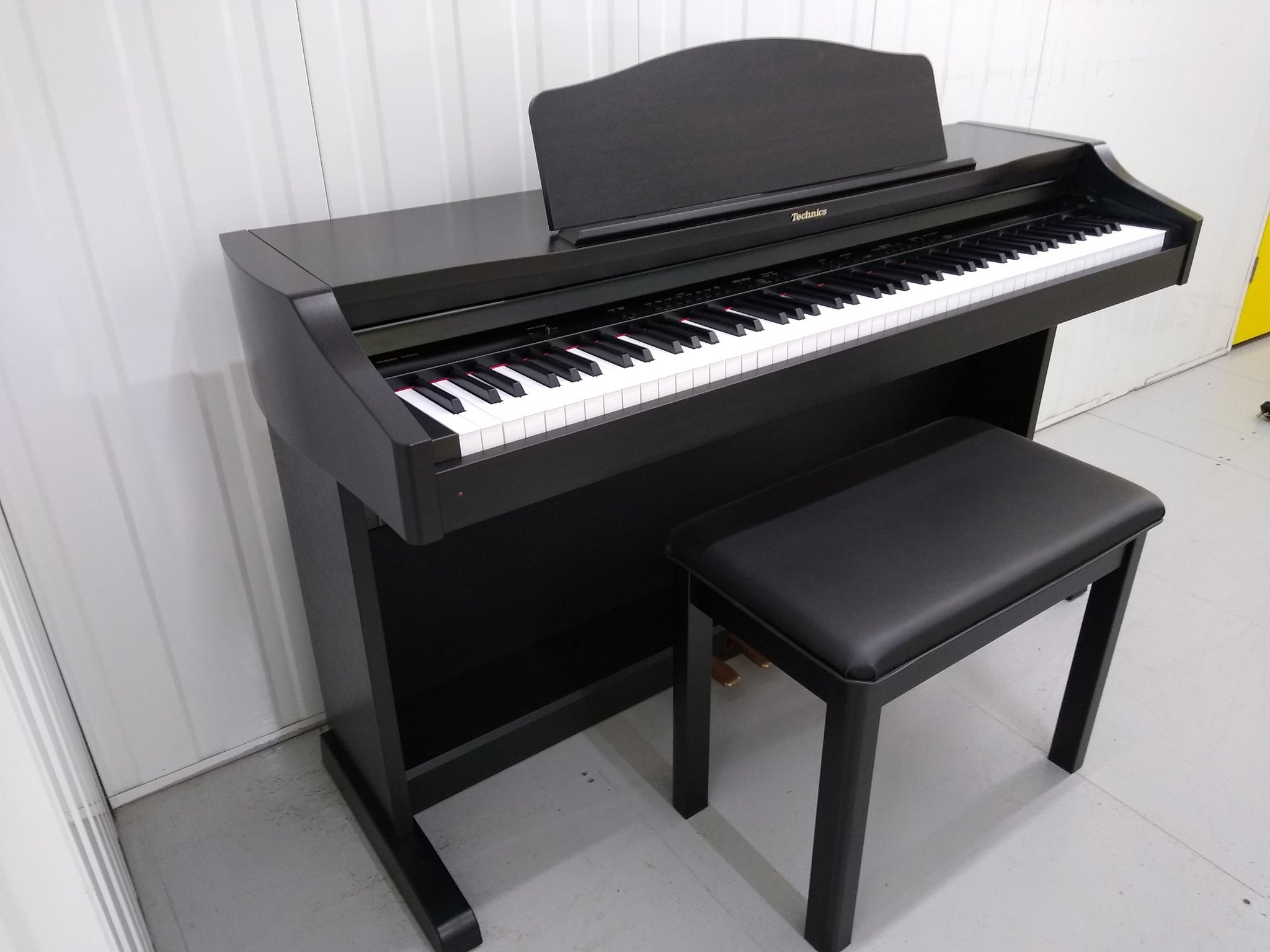 TECHNICS SX-PX662 DIGITAL PIANO IN DARK ROSEWOOD WITH STOOL stock