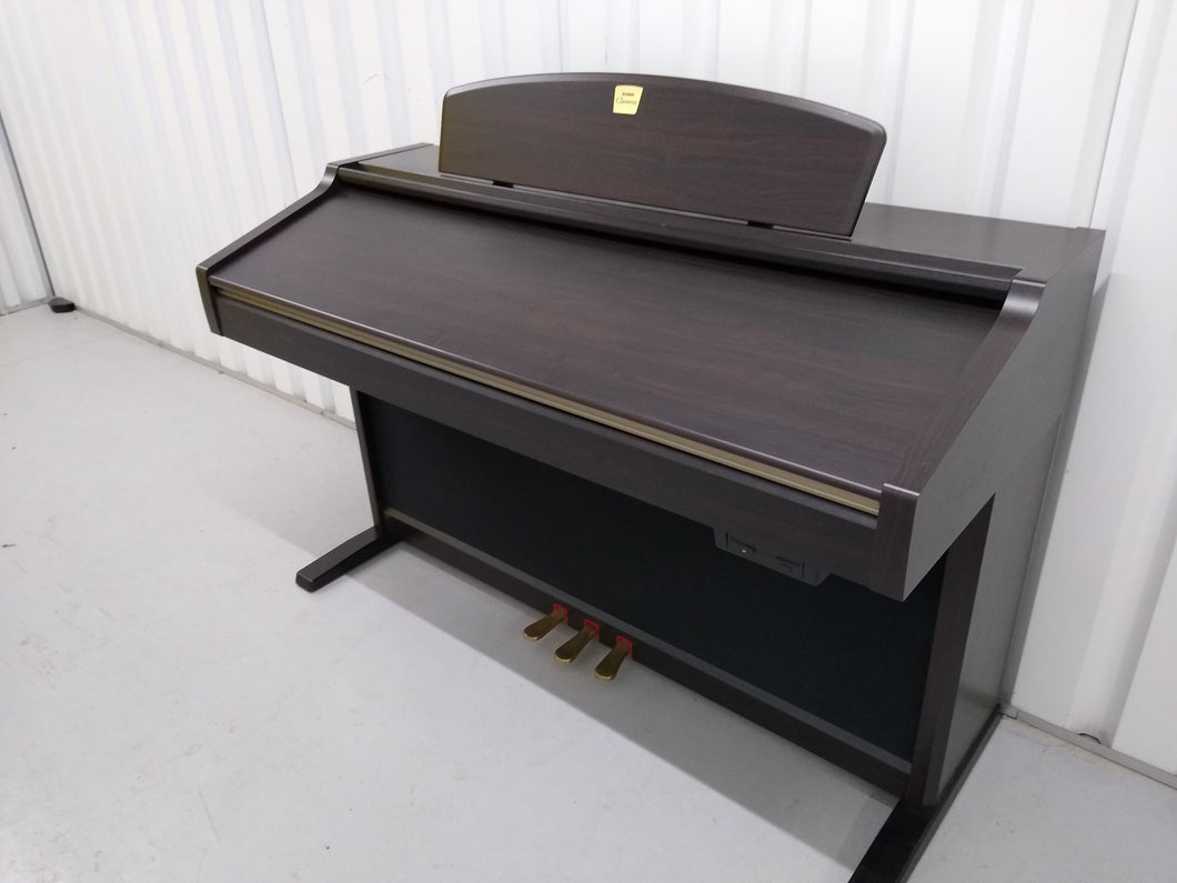 Yamaha Clavinova CVP-205 in rosewood with big speakers in base stock nr 22176