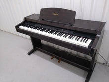 Load image into Gallery viewer, Yamaha Clavinova CLP-820 Digital Piano in rosewood weighted keys stock nr 22190
