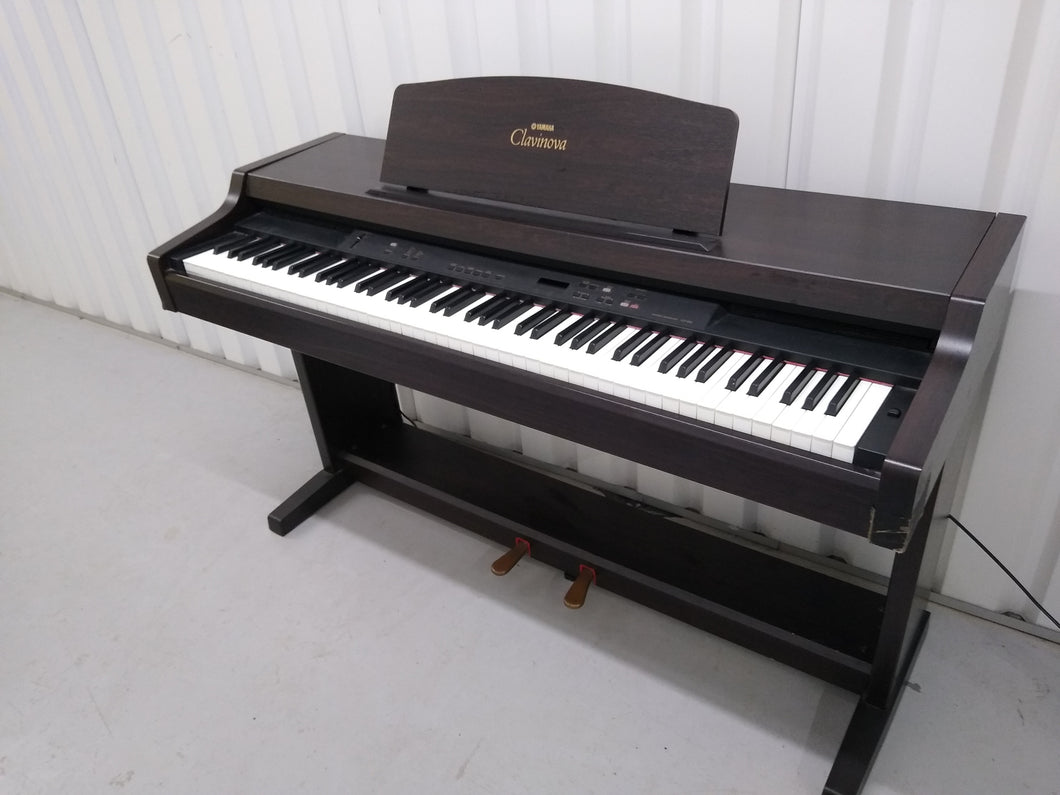 Yamaha Clavinova CLP-820 Digital Piano in rosewood weighted keys stock nr 22190