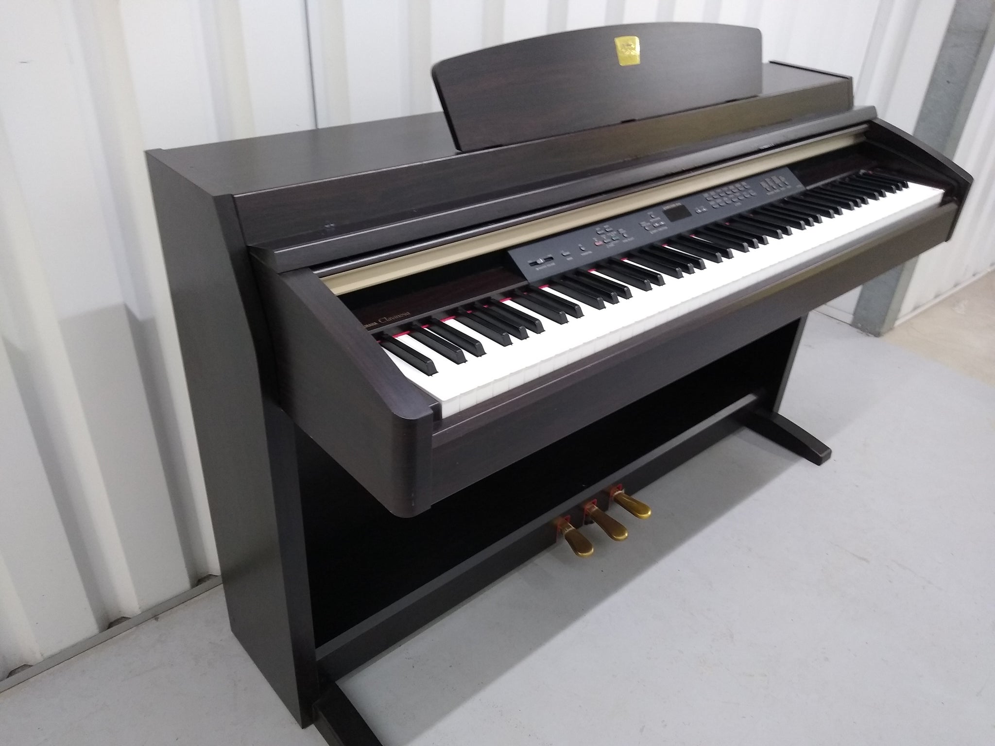 Yamaha Clavinova CLP-230 Digital Piano in rosewood + stool stock nr 22 –  Sulinda Music