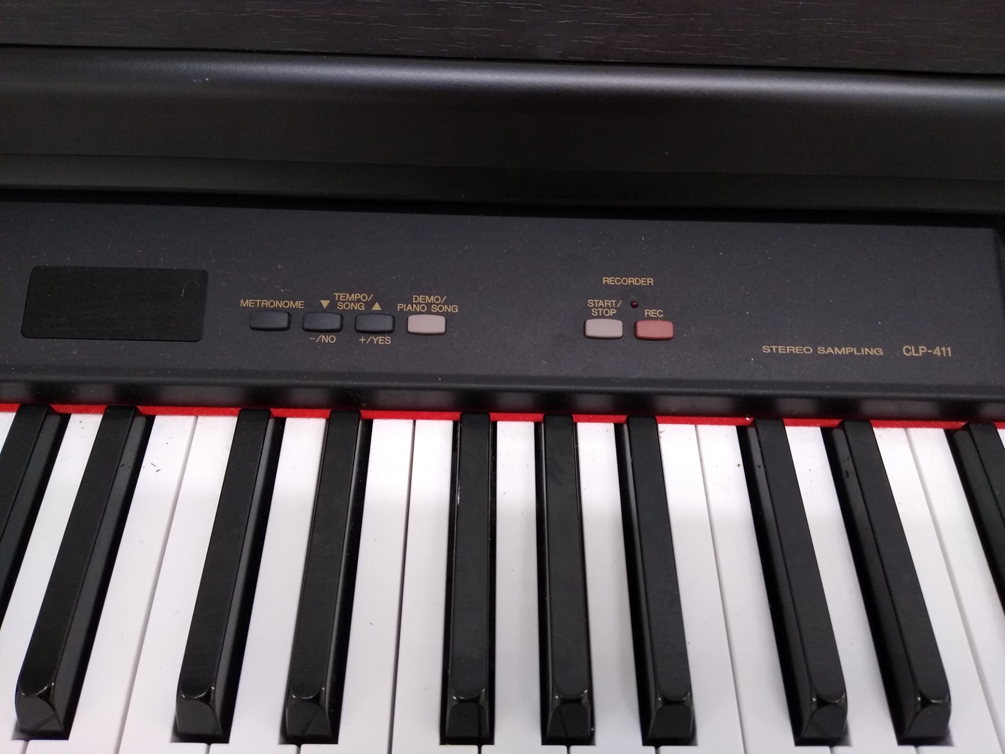 Yamaha Clavinova CLP-411 Digital Piano Full Size 88 keys 3 pedals