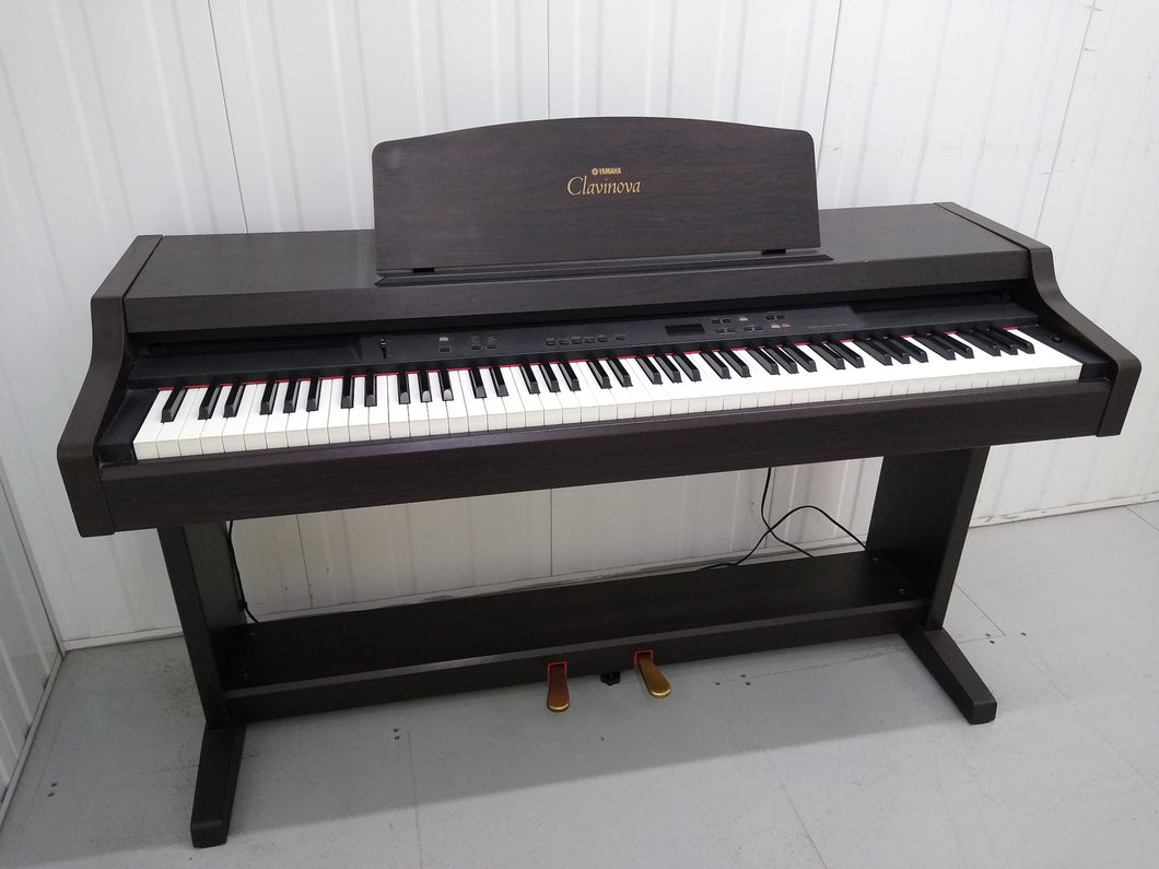 Yamaha Clavinova CLP-820 Digital Piano in rosewood stock nr 22212