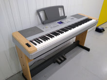 Load image into Gallery viewer, Yamaha DGX-640 portable grand piano keyboard arranger with 3 pedals stock #22214
