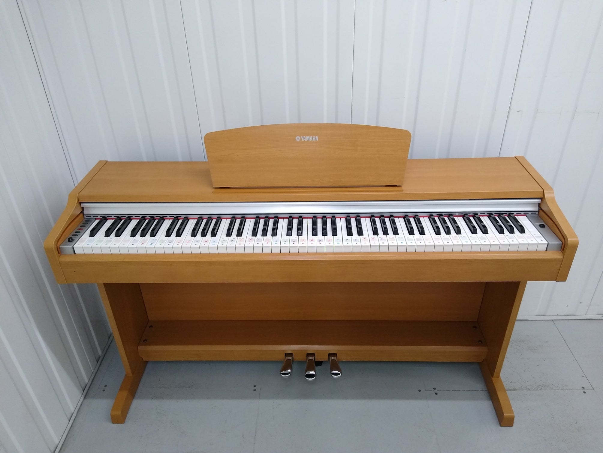 Yamaha Arius YDP-131 Digital Piano in cherry / light oak finish stock nr  22225