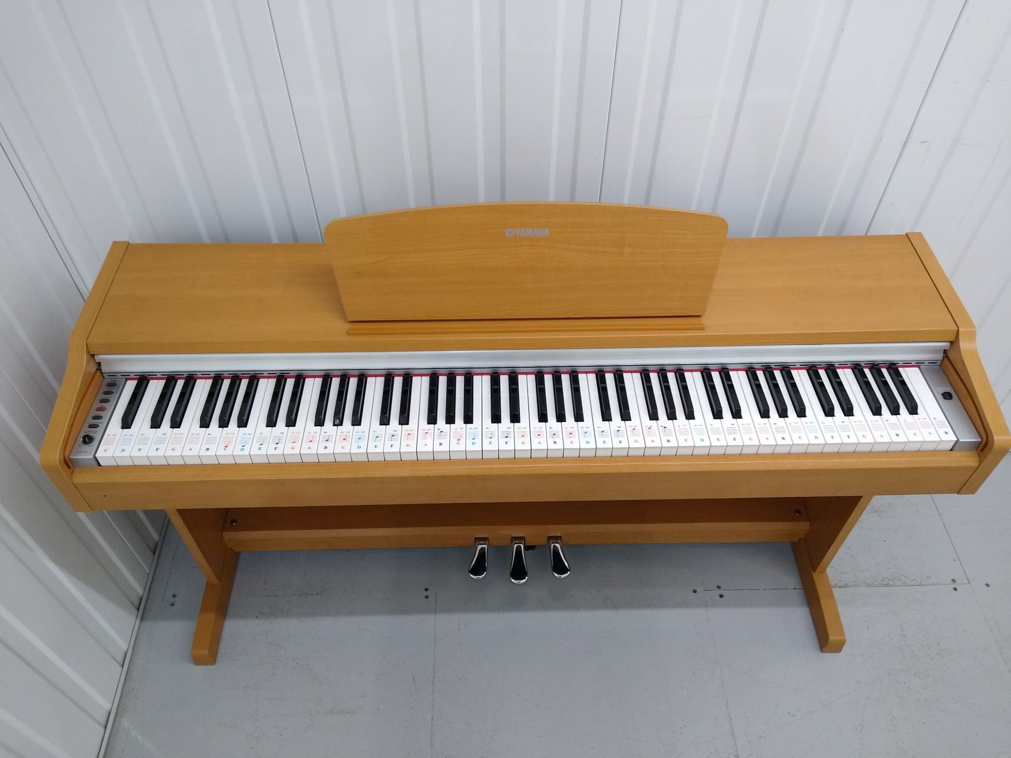 Yamaha Arius YDP-131 Digital Piano in cherry / light oak finish stock nr  22225