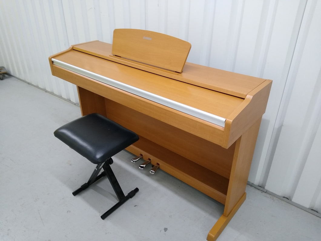 Yamaha Arius YDP-131 Digital Piano in cherry / light oak  finish stock nr 22238