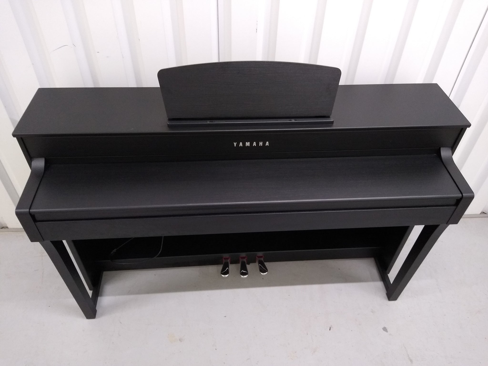 Bombardeo Tortuga personaje Yamaha Clavinova CLP-635 CLP-635B Digital Piano in satin black stock # –  Sulinda Music