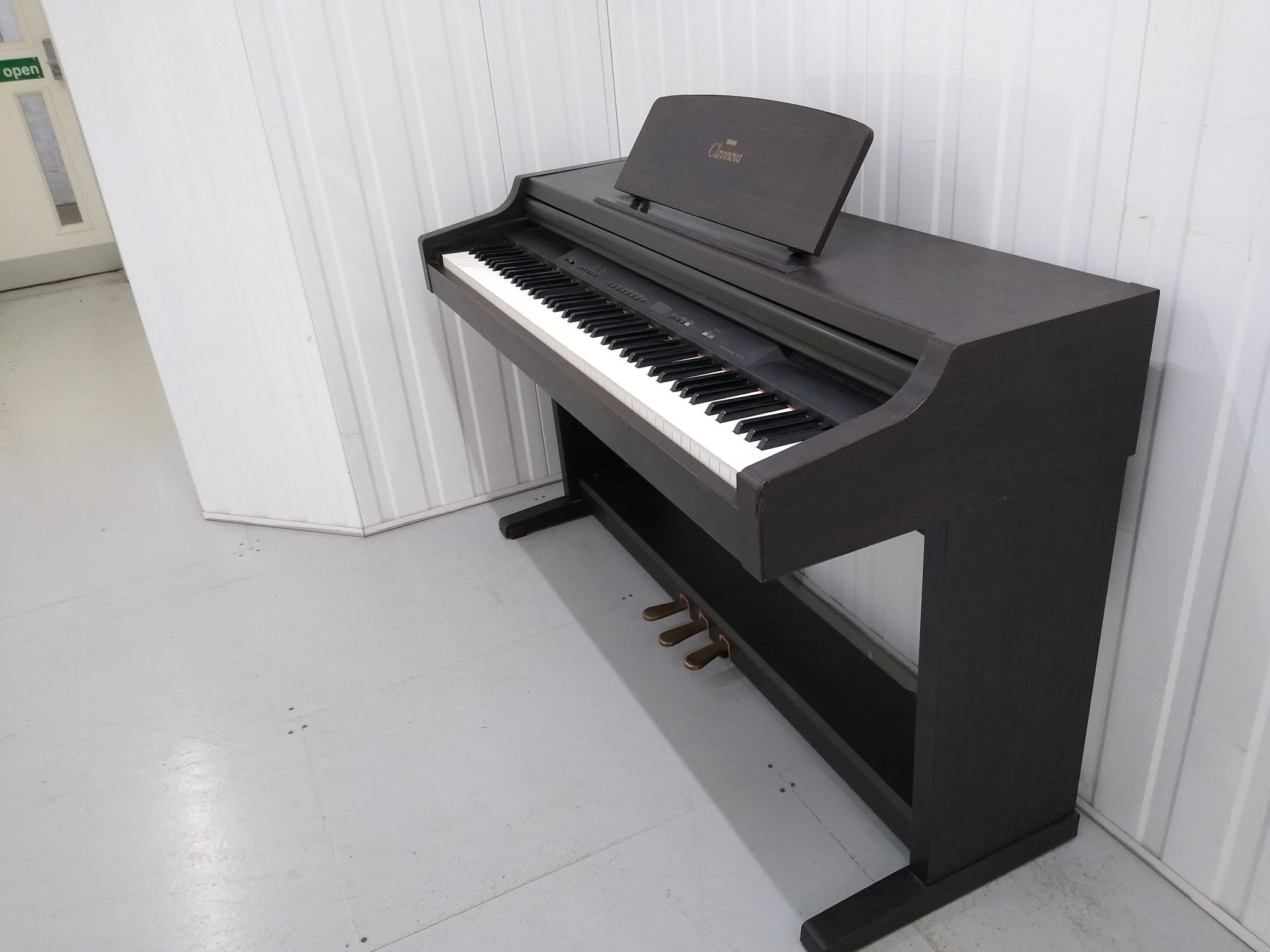 Yamaha Clavinova CLP-411 Digital Piano Full Size 88 keys 3 pedals stoc –  Sulinda Music