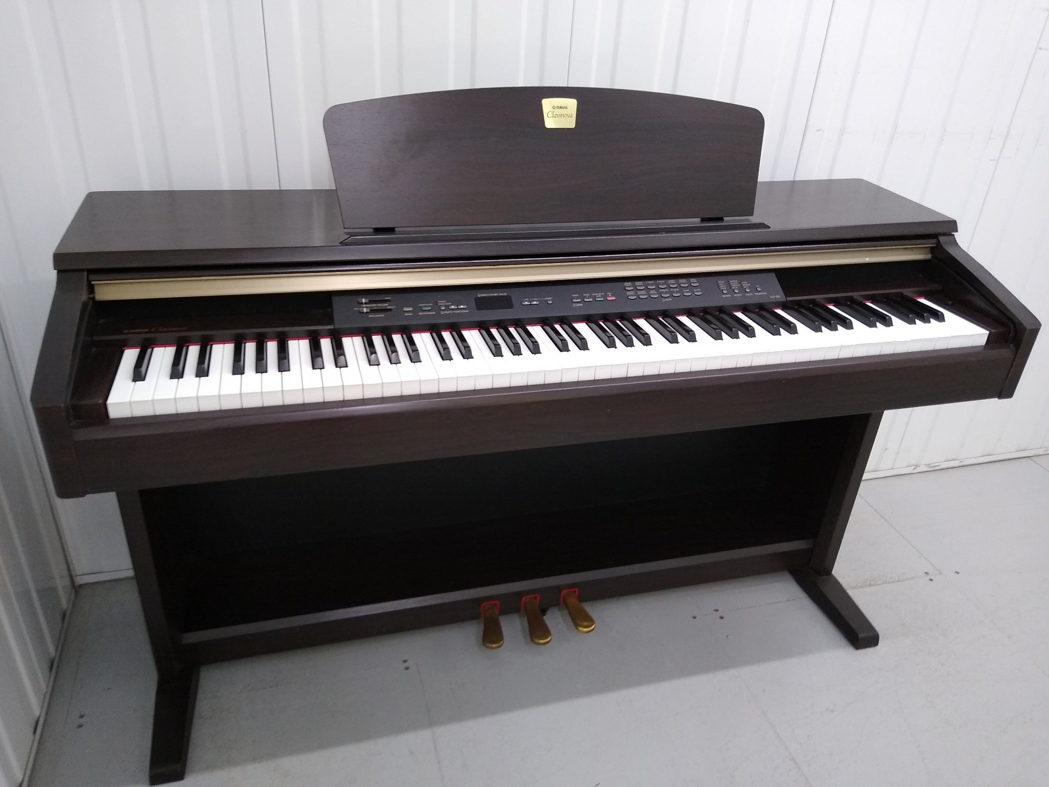 ヤマハ Yamaha Clavinova CLP-120 ピアノ　【ピアノ本体】 Yamaha Clavinova CLP-120 Digital Piano in rosewood Full Size