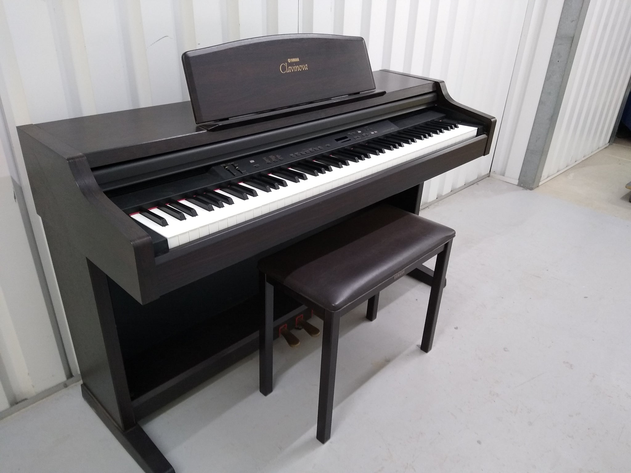 Yamaha E- Piano Modell hotsell ,, CLAVINOVA CLP 840 ,, mit Hocker