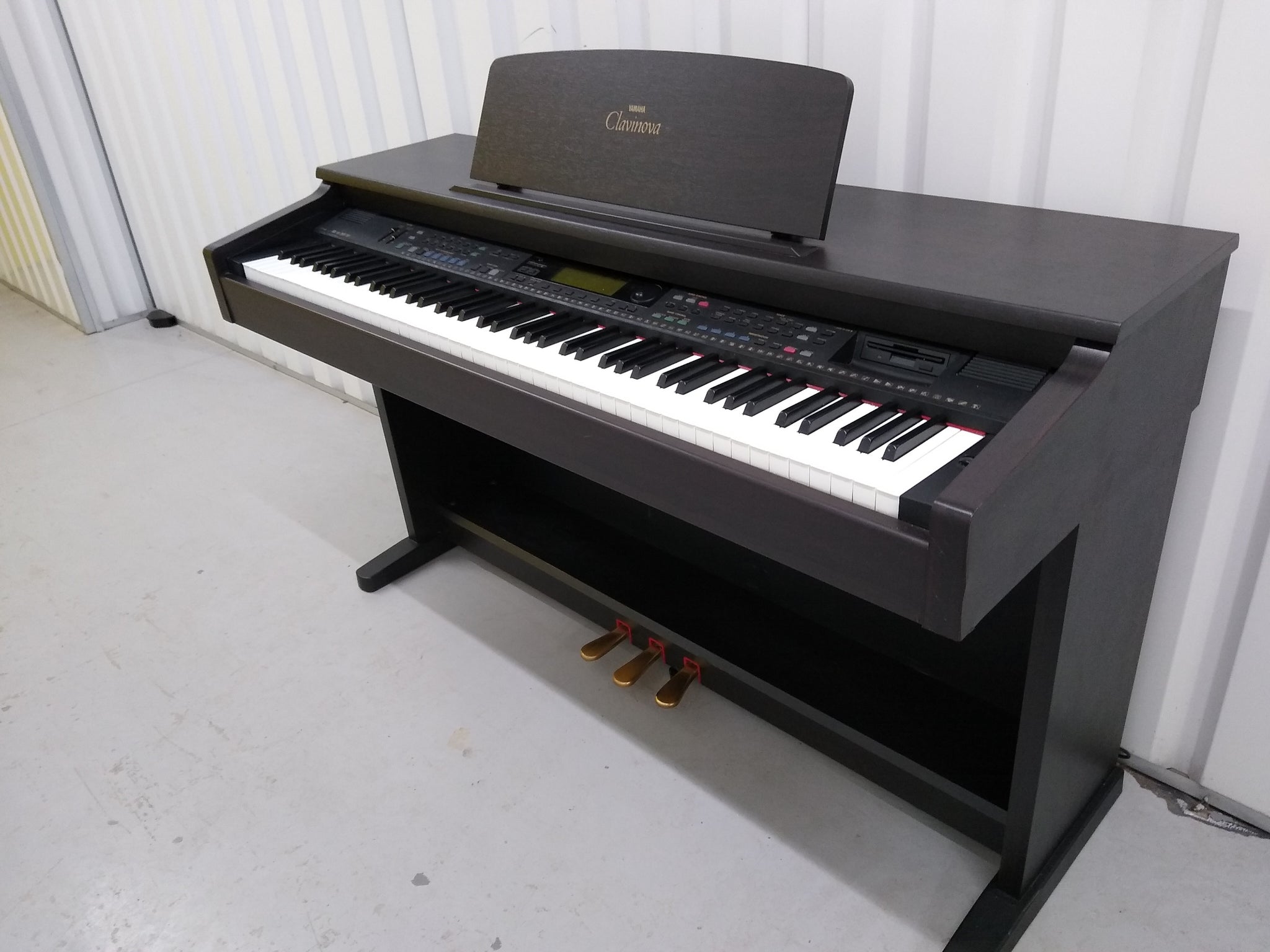 Yamaha Clavinova CVP-92 Digital Piano / arranger in rosewood stock nr –  Sulinda Music