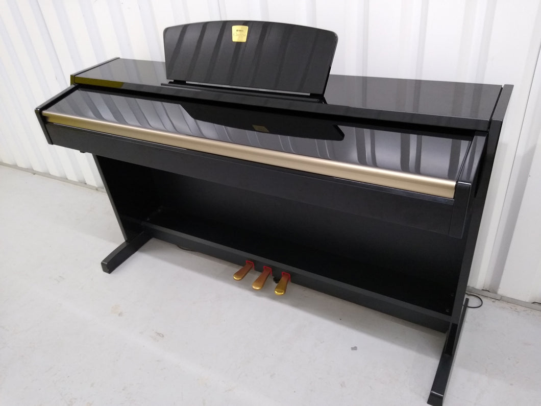 Yamaha Clavinova CLP-220PE Digital Piano in Glossy Black DELIVERY stock no 22257