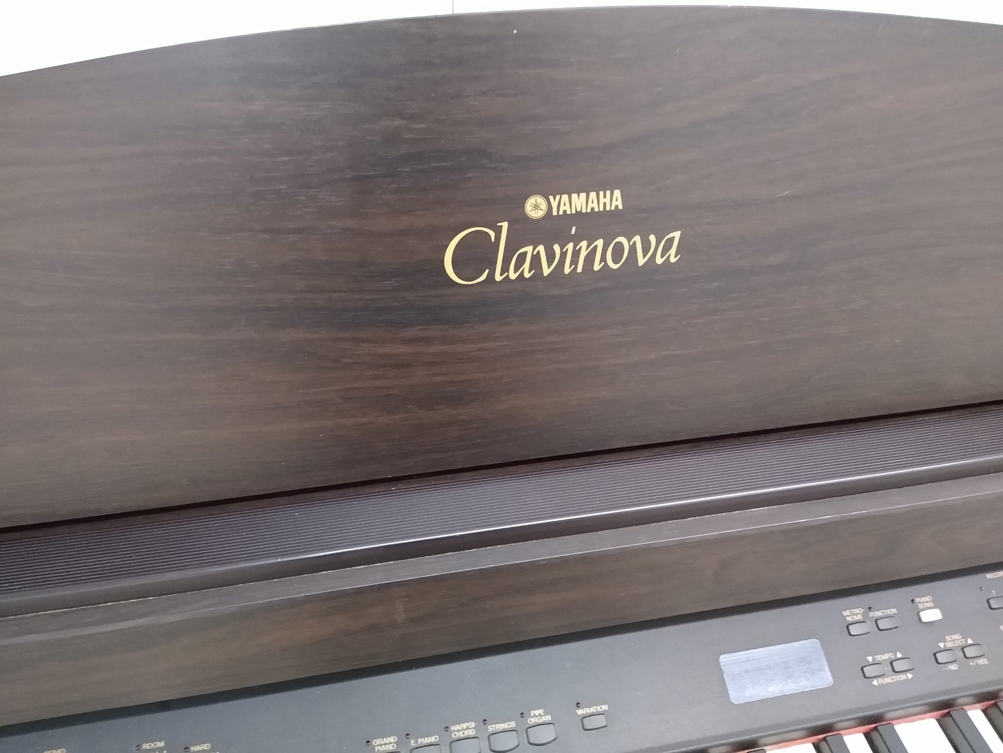 Yamaha Clavinova CLP-820 Digital Piano in rosewood weighted keys