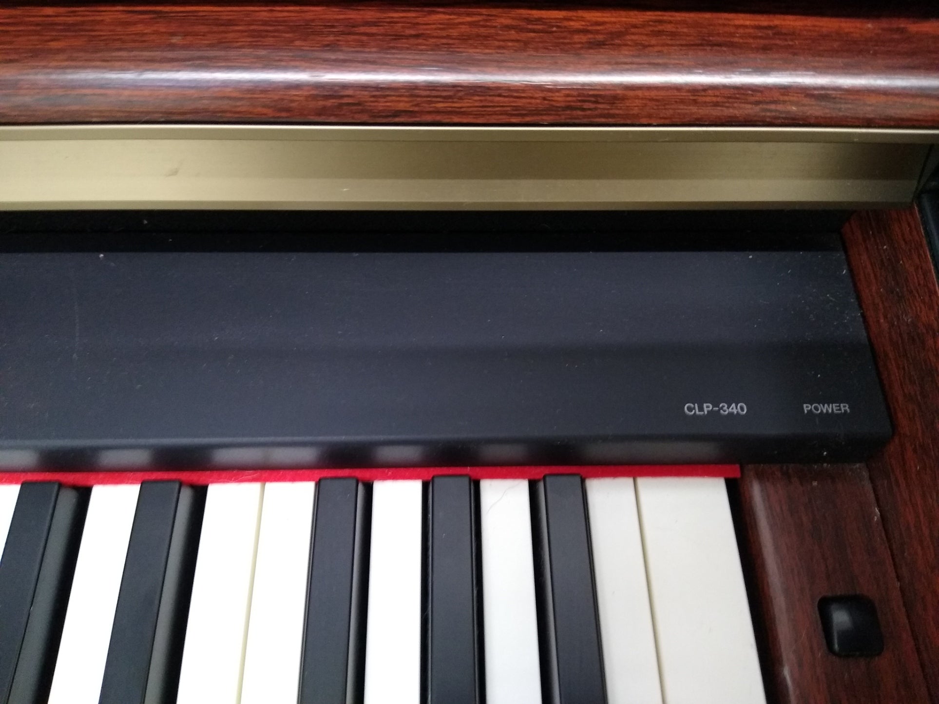 Yamaha Clavinova CLP-340 Digital Piano mahogany with stool