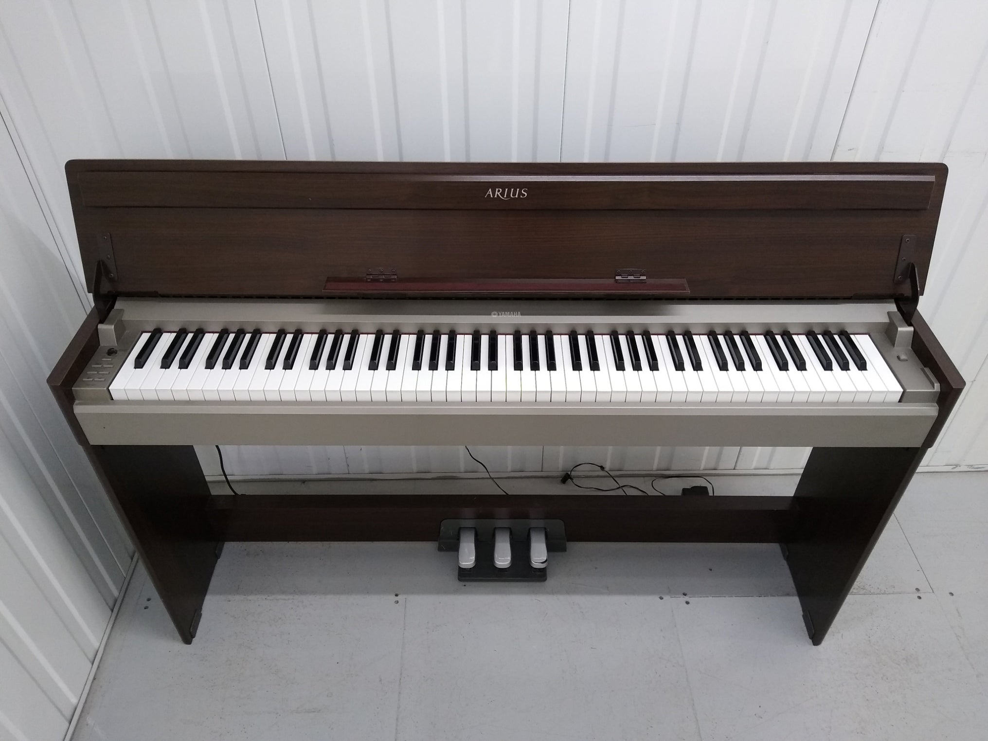 Yamaha Arius YDP-S31 Digital Piano Slimline space saver stock 