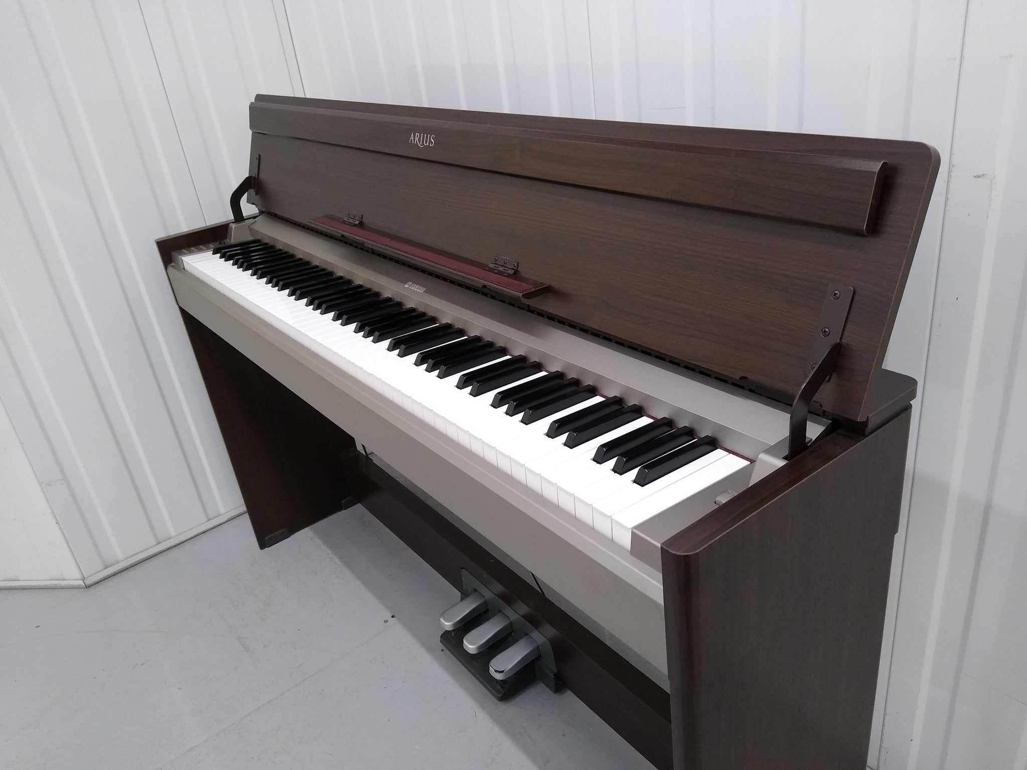 Yamaha Arius YDP-S31 Digital Piano Slimline space saver stock 