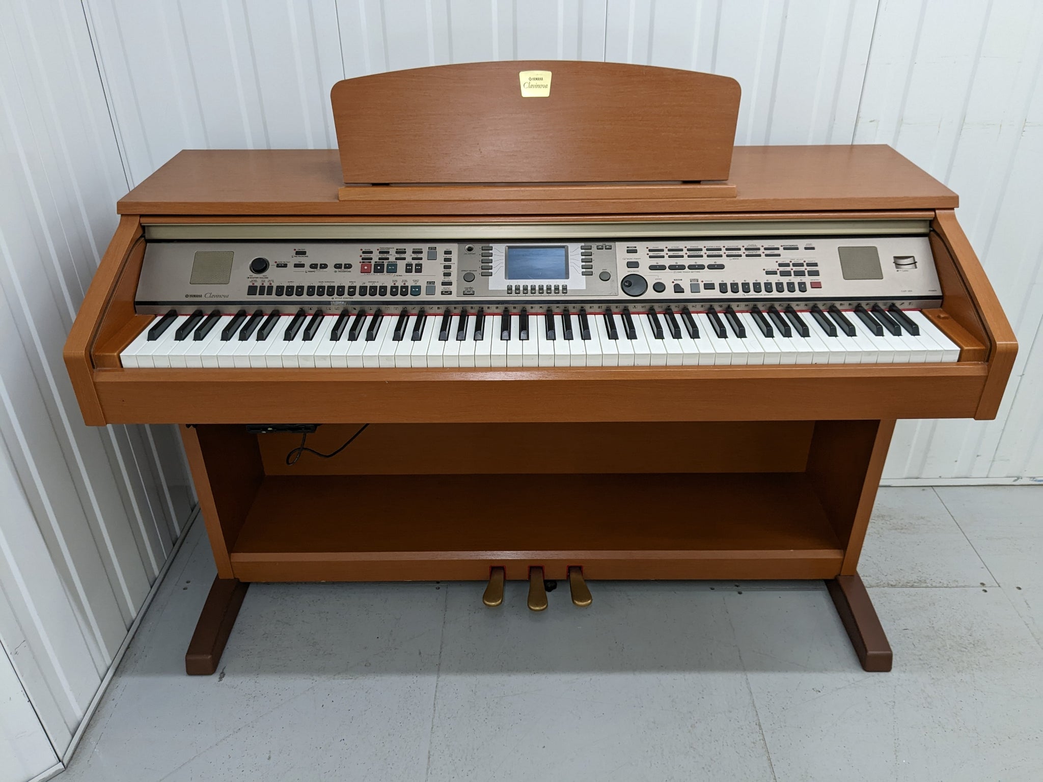 【YAMAHA Clavinova】CVP303 Yamaha Clavinova CVP-301 Digital Piano / arranger + stool