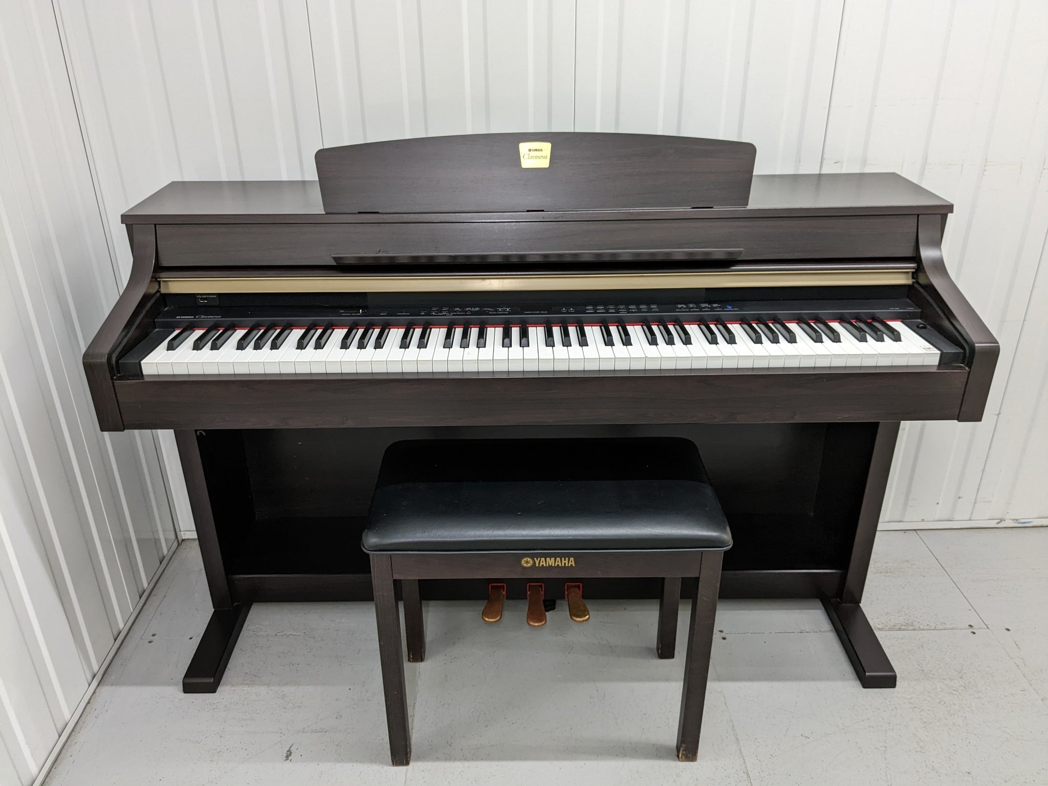 Yamaha Clavinova CLP-330 Digital Piano with matching stool stock nr 22 –  Sulinda Music