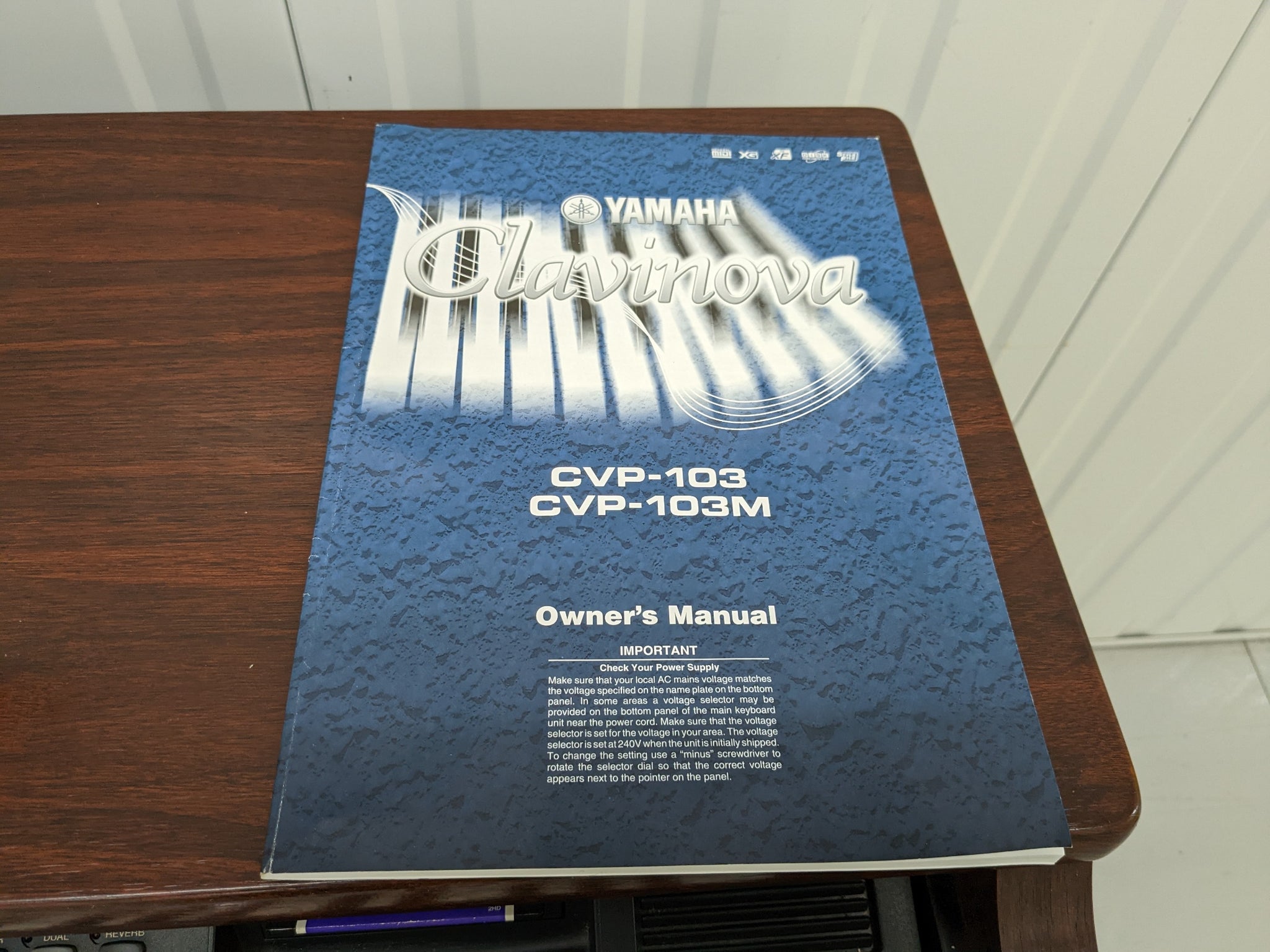【お取り引き中】YAMAHA クラビノーバ　CVP-103 Yamaha Clavinova CVP-103 Digital Piano in mahogany stock nr 22303