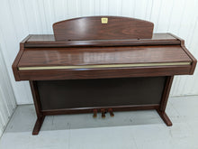 Load image into Gallery viewer, YAMAHA CLAVINOVA CLP-950 Digital Piano in mahogany stock nr 22318
