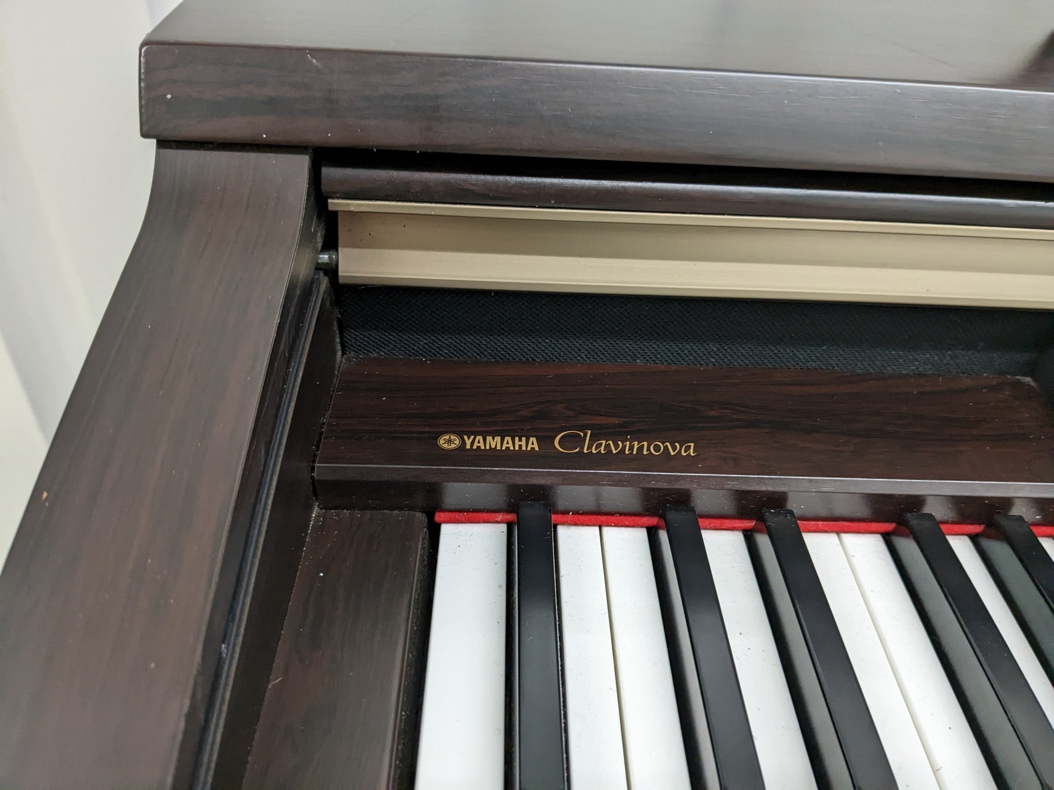 Yamaha Clavinova CLP-150 Digital Piano in dark rosewood stock nr