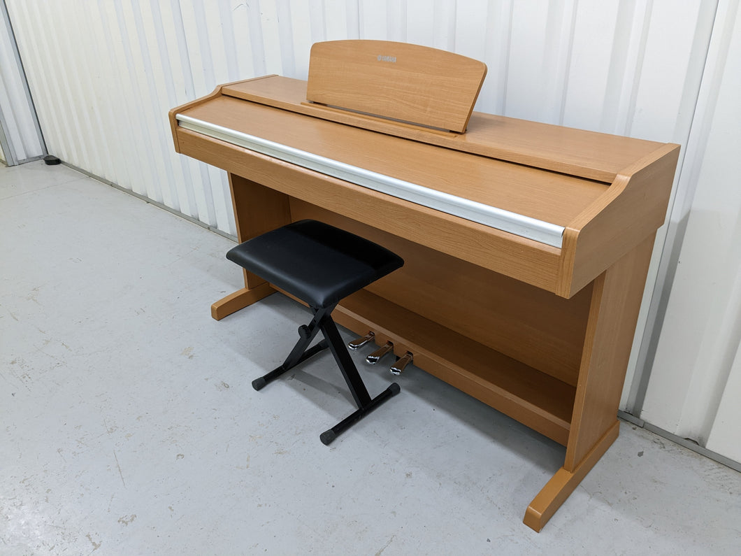 Yamaha Arius YDP-131 Digital Piano in cherry / light oak  finish stock nr 22308