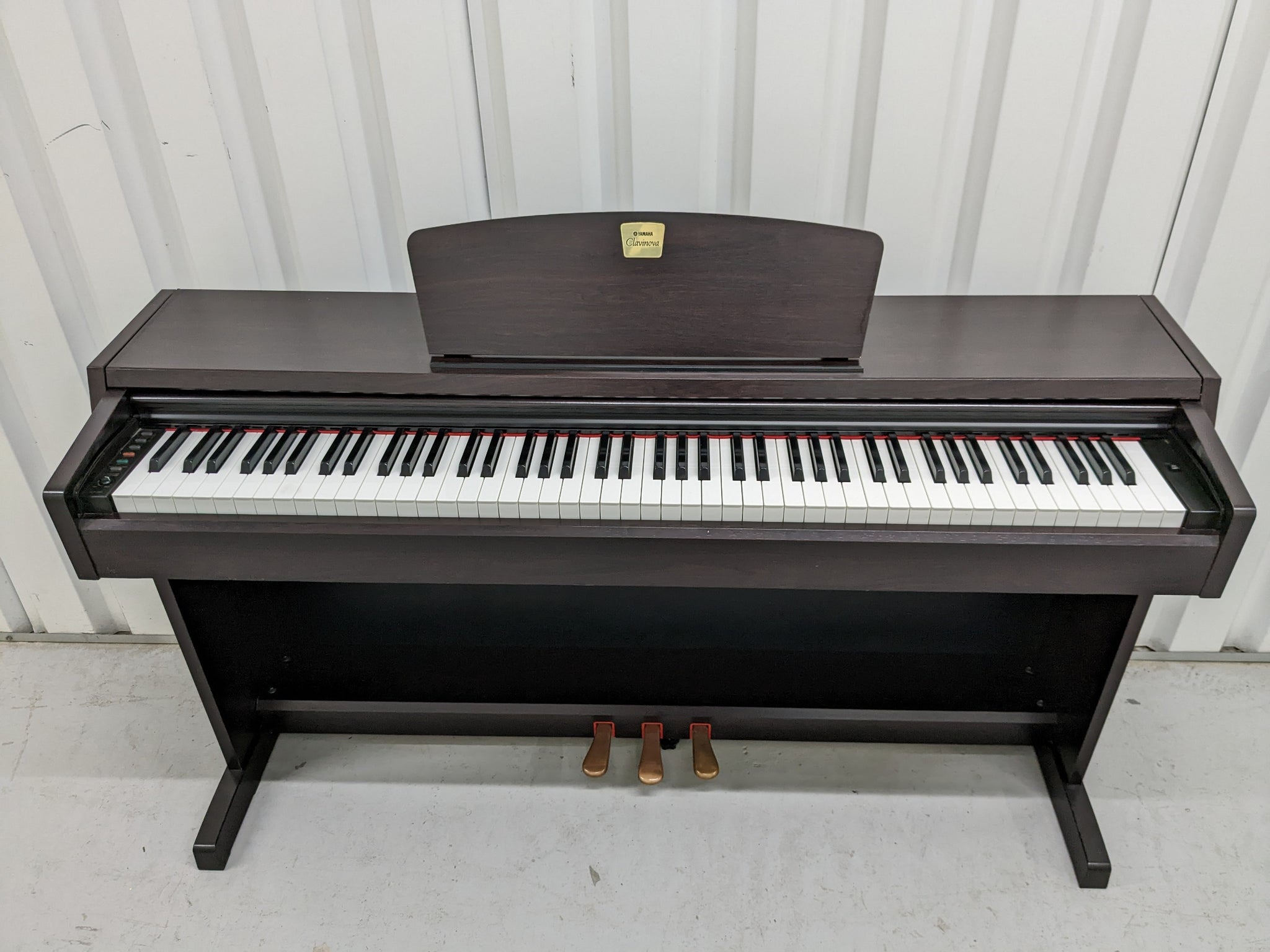 Yamaha Clavinova CLP-220 Digital Piano in rosewood, DELIVERY, stock no –  Sulinda Music