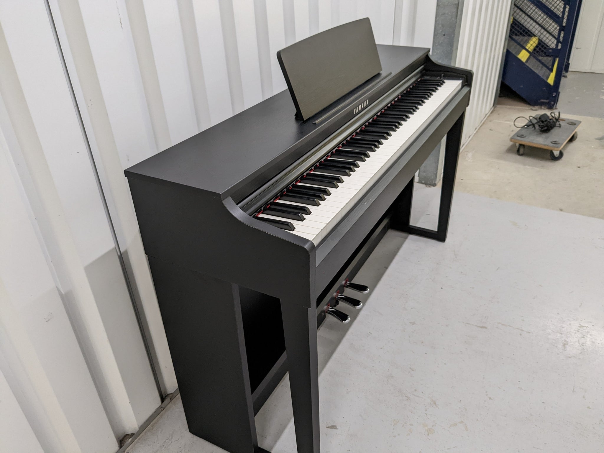 激安大特価！】 ヤマハ 電子ピアノ CLP-525 Clavinova 鍵盤楽器