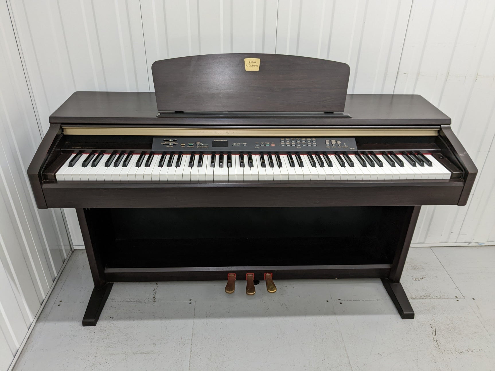 Yamaha Clavinova CLP-120 Digital Piano in rosewood stock # 22337