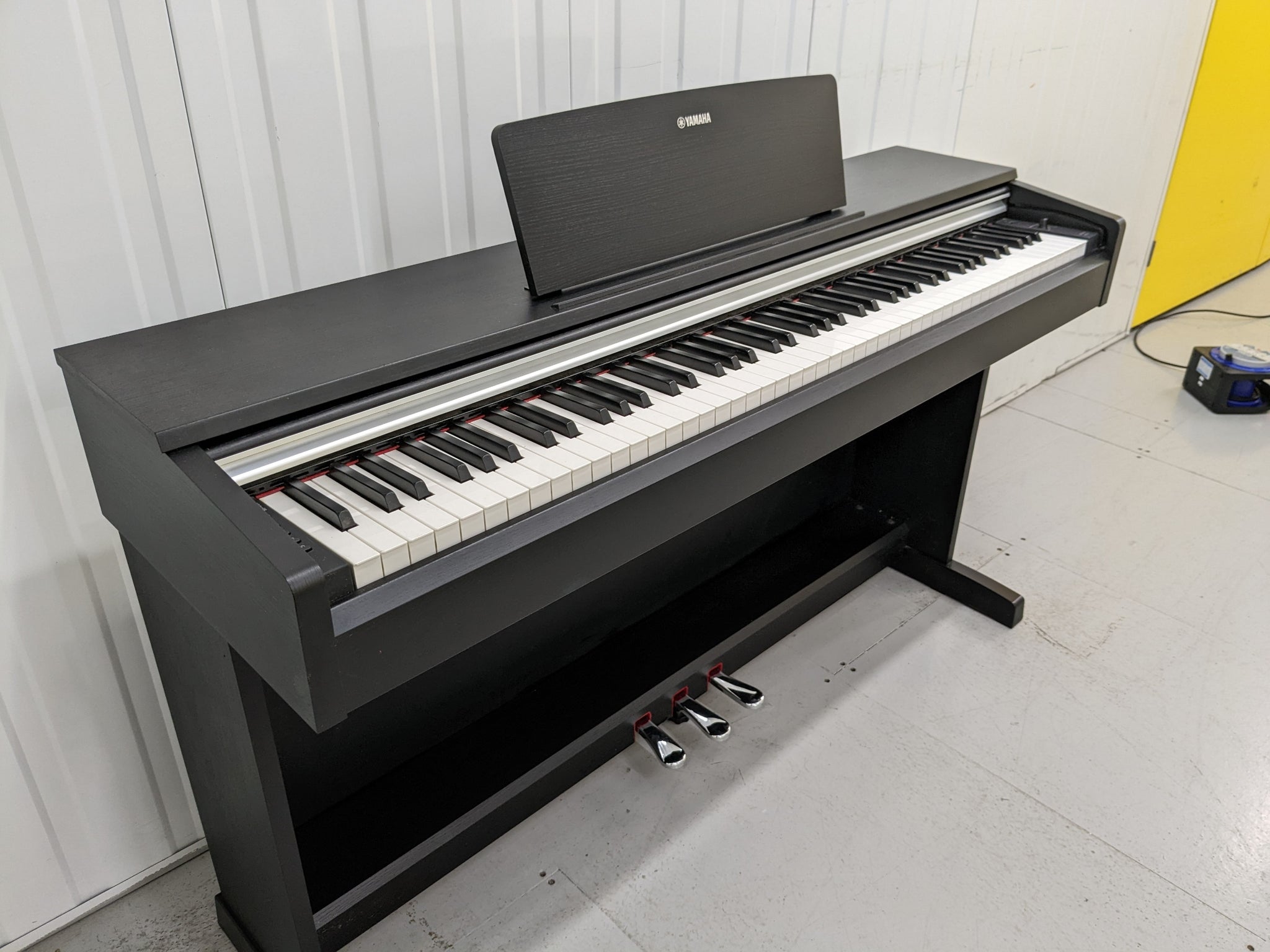 Yamaha Arius YDP-142 Digital Piano in satin black. Stock number