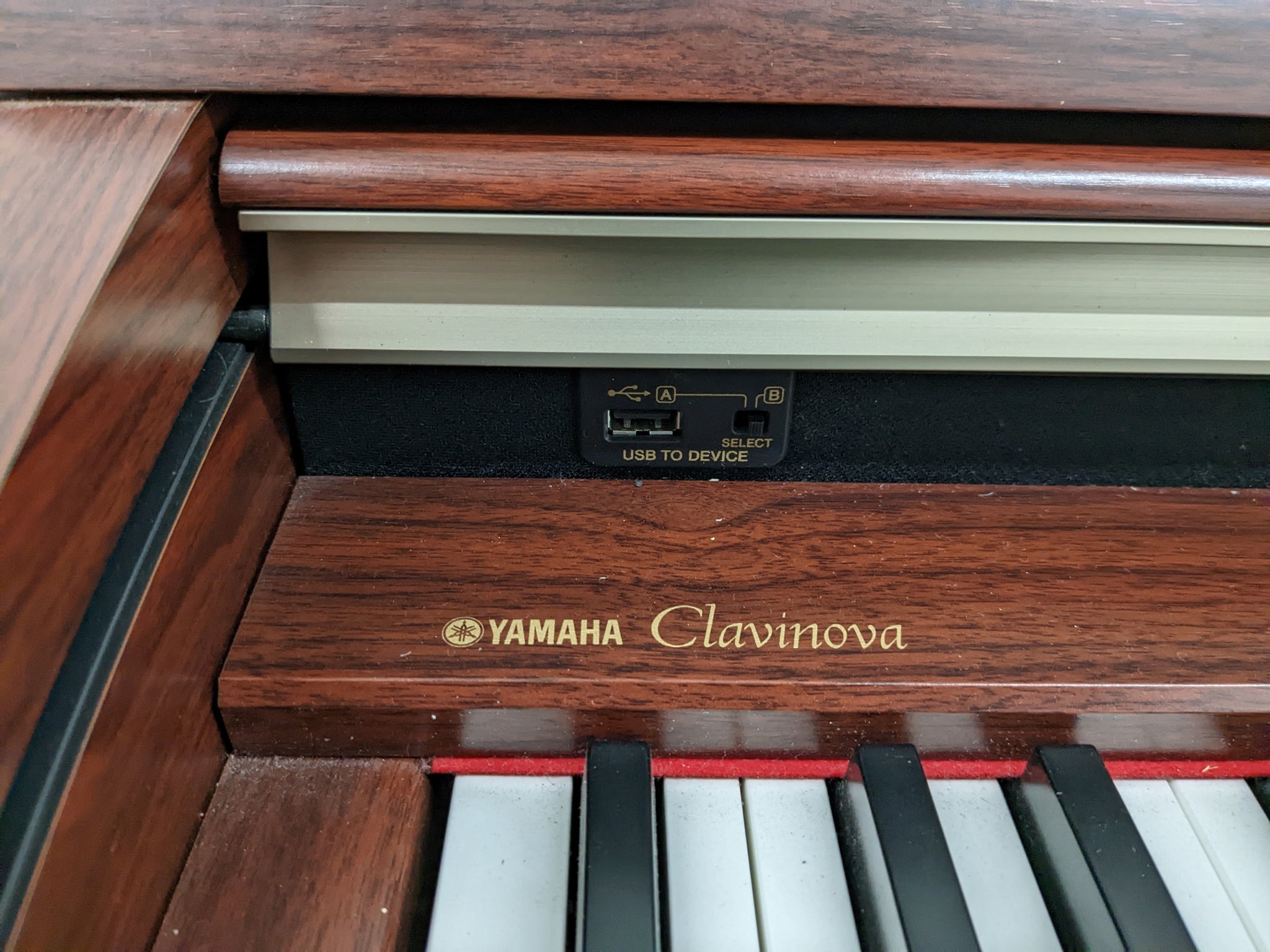Yamaha Clavinova CLP-240 Digital Piano in mahogany stock nr 22358