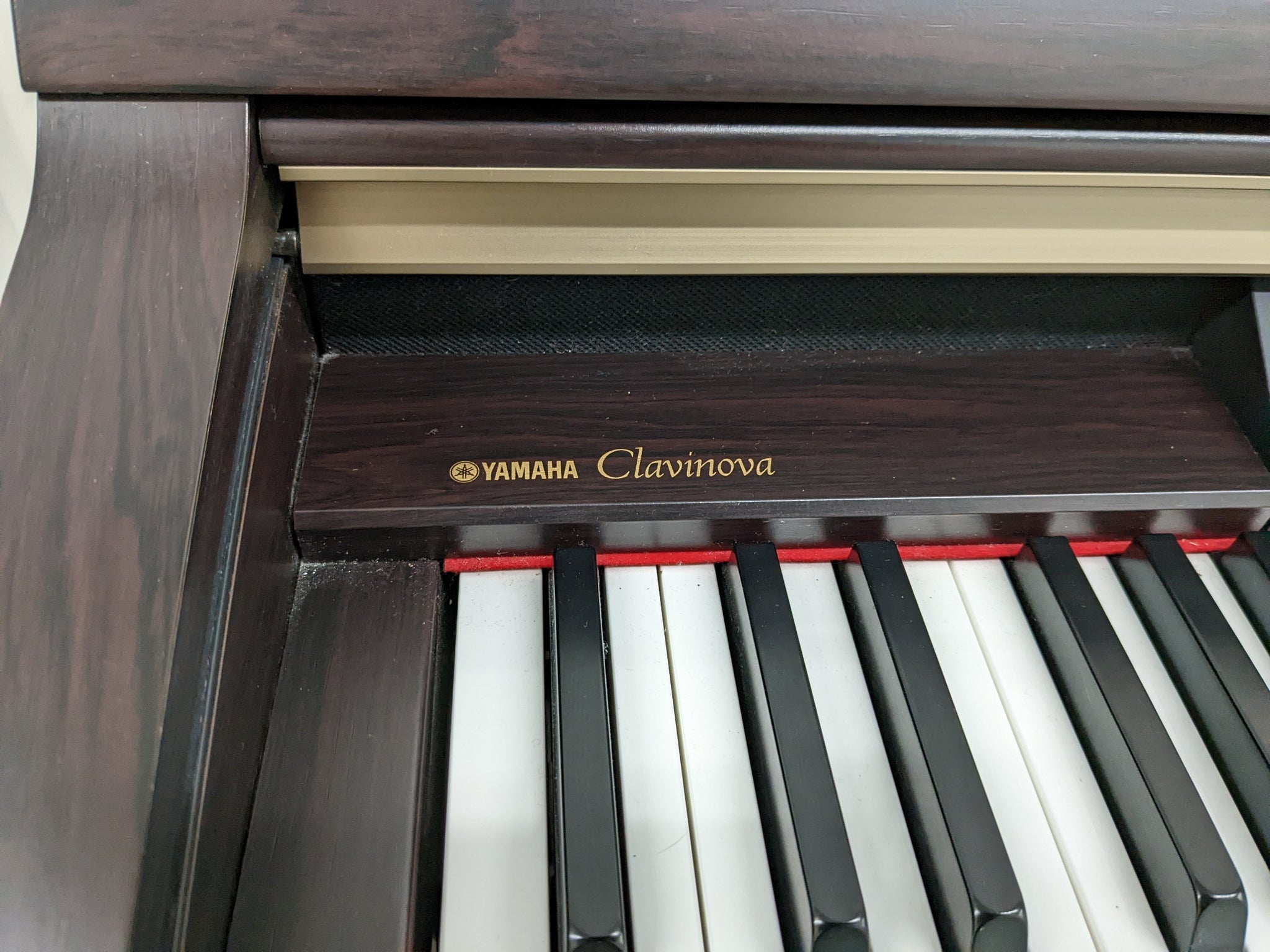 Yamaha Clavinova CLP-150 Digital Piano in dark rosewood colour