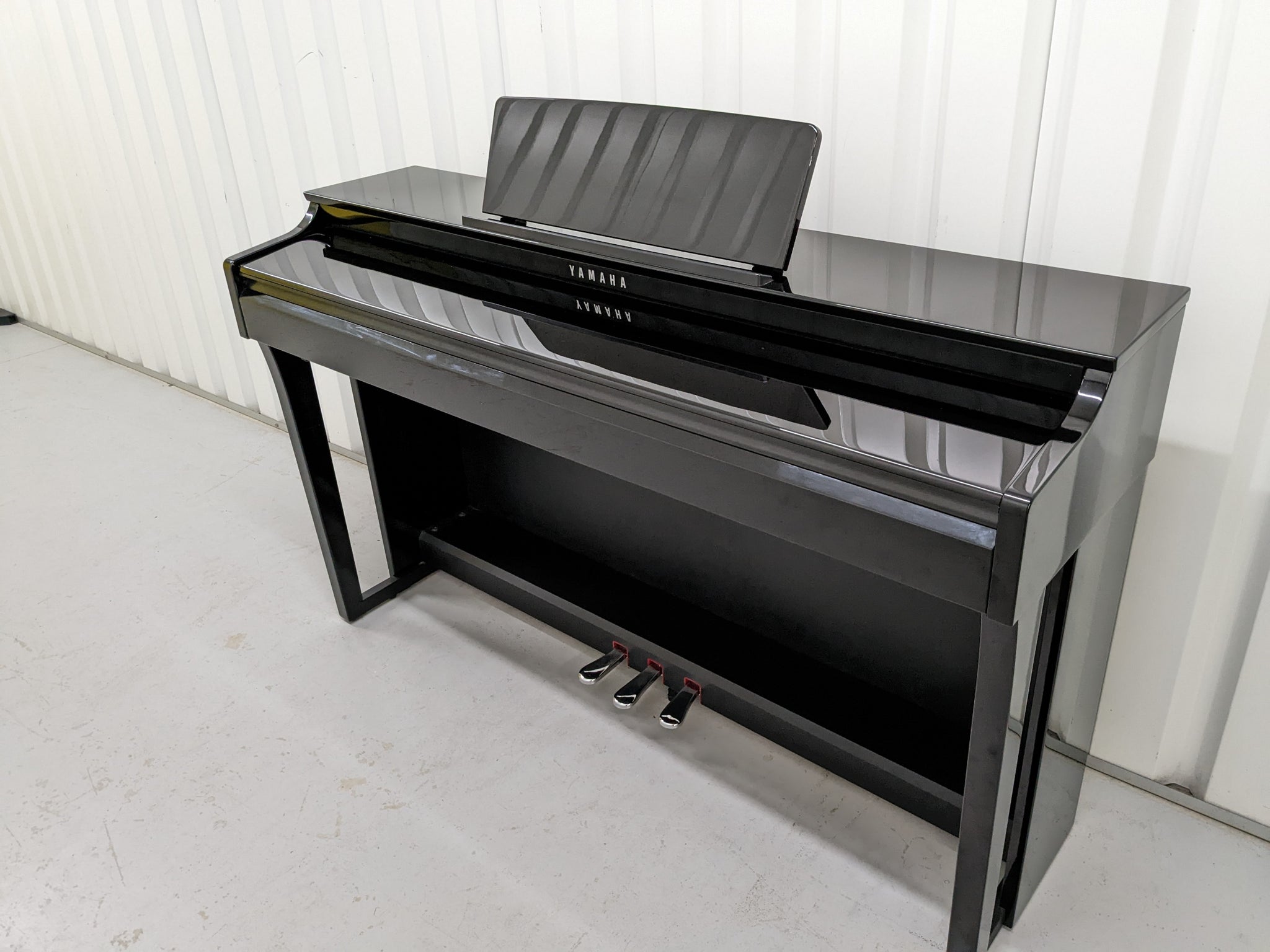 Yamaha Clavinova CLP-625PE digital piano gloss black polished