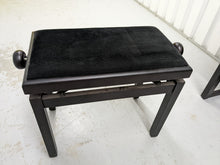 Load image into Gallery viewer, Yamaha clavinova CLP-525 digital piano and stool in dark rosewood stock # 22414
