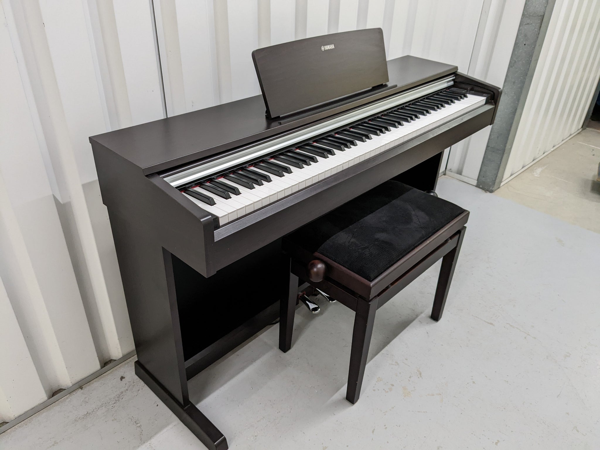 Yamaha Arius YDP-142 Digital Piano and stool rosewood finish