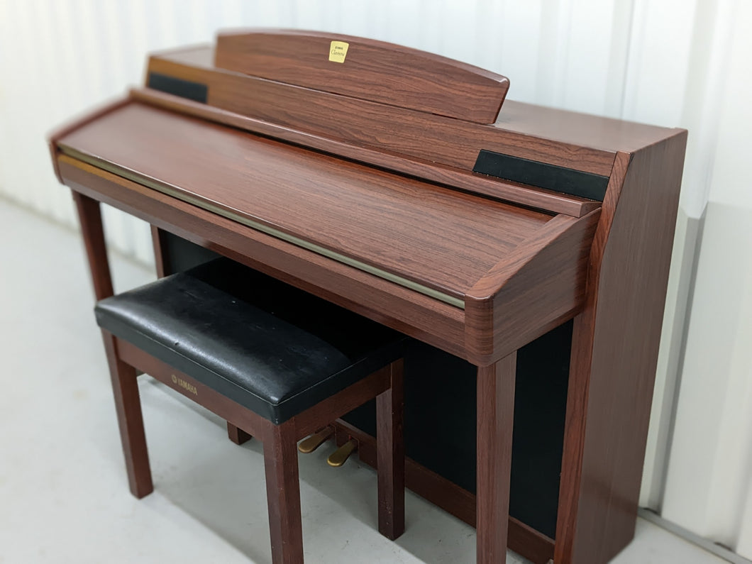 YAMAHA CLAVINOVA CLP-270 DIGITAL PIANO + STOOL IN MAHOGANY stock nr 22429