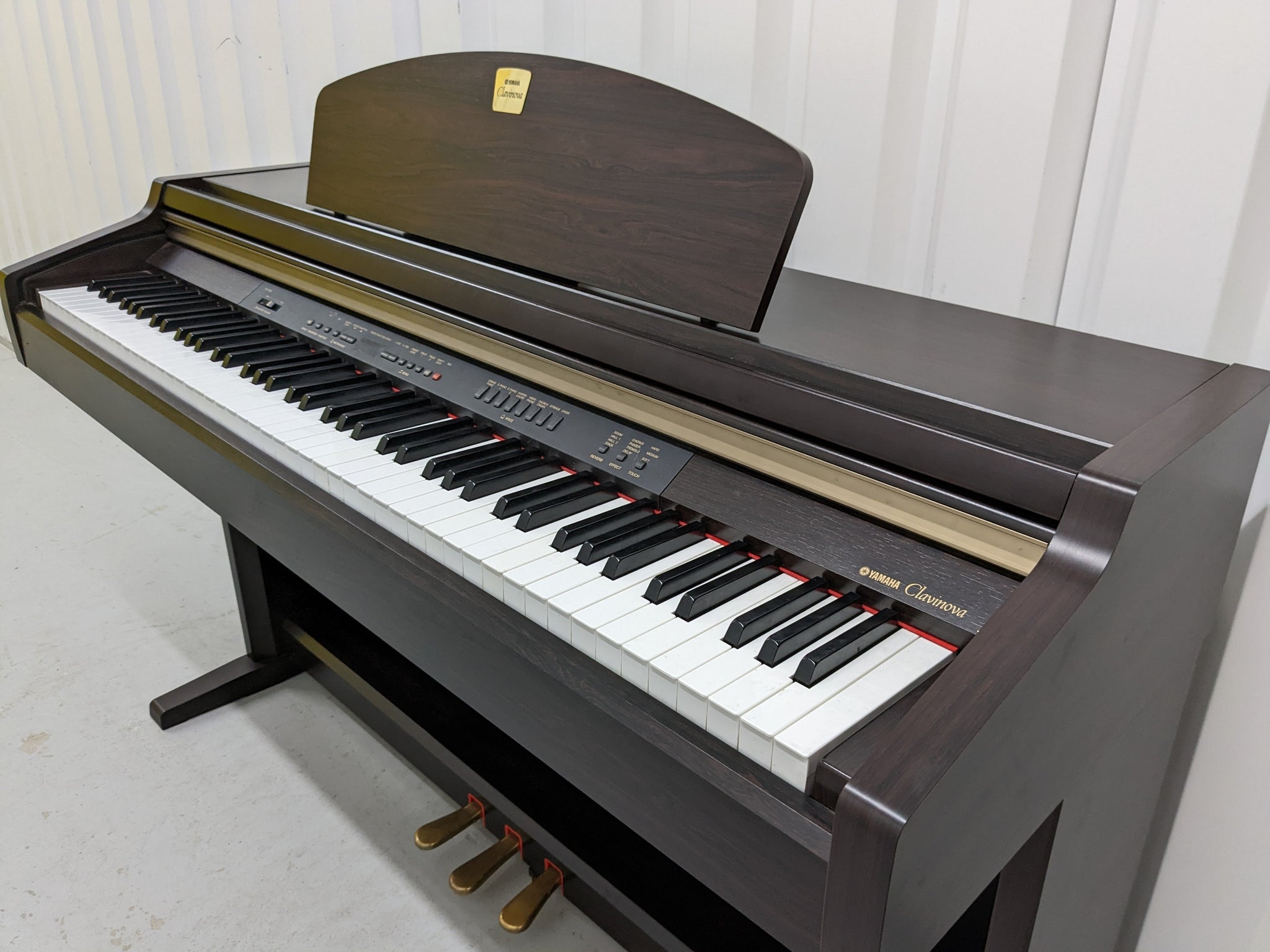 Yamaha Clavinova CLP-930 Digital Piano in dark rosewood stock Yamaha Clavinova CLP-930 Digital Piano in dark rosewood stock