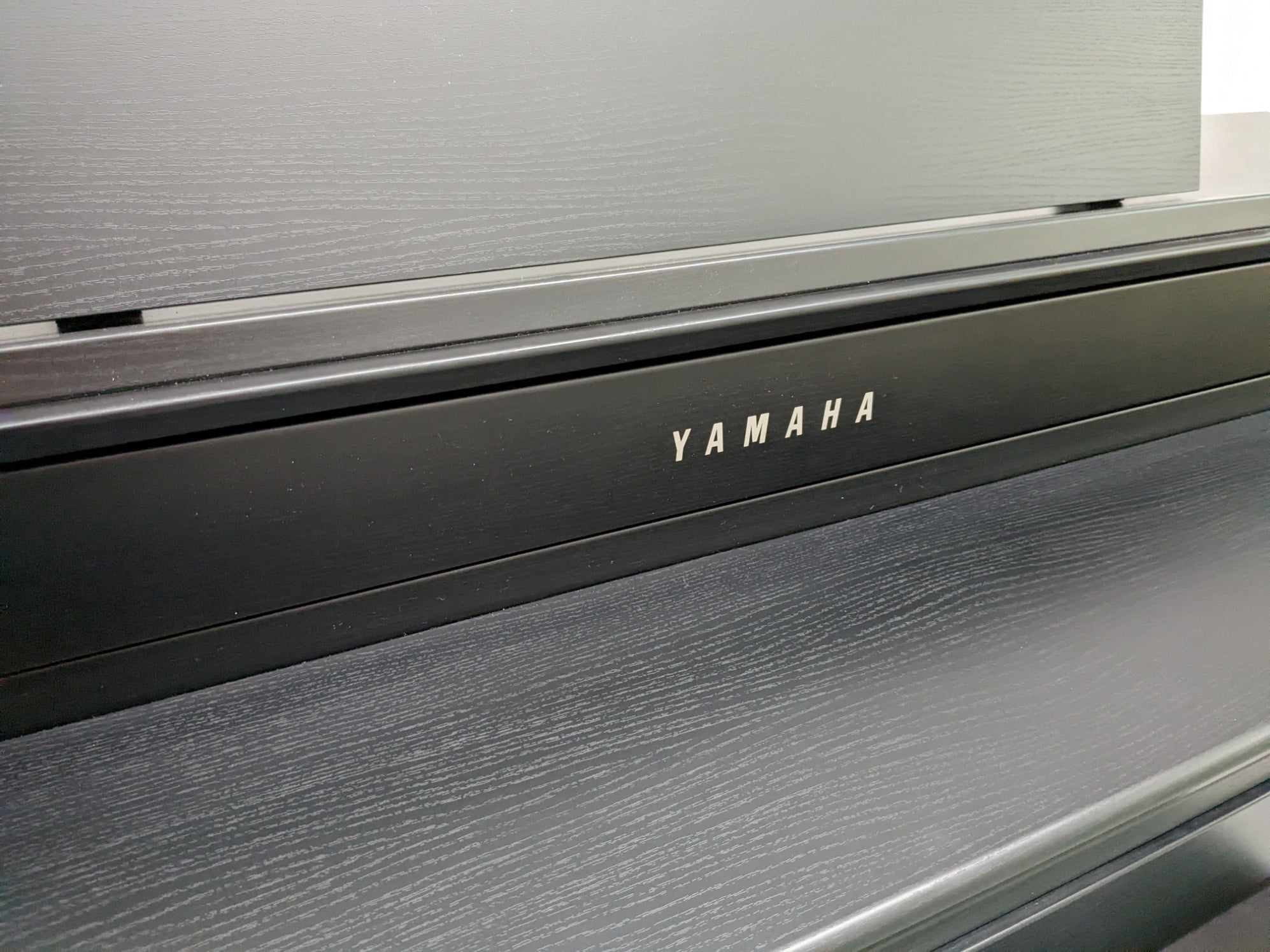Yamaha Clavinova CLP-545 in satin black with stool. stock nr