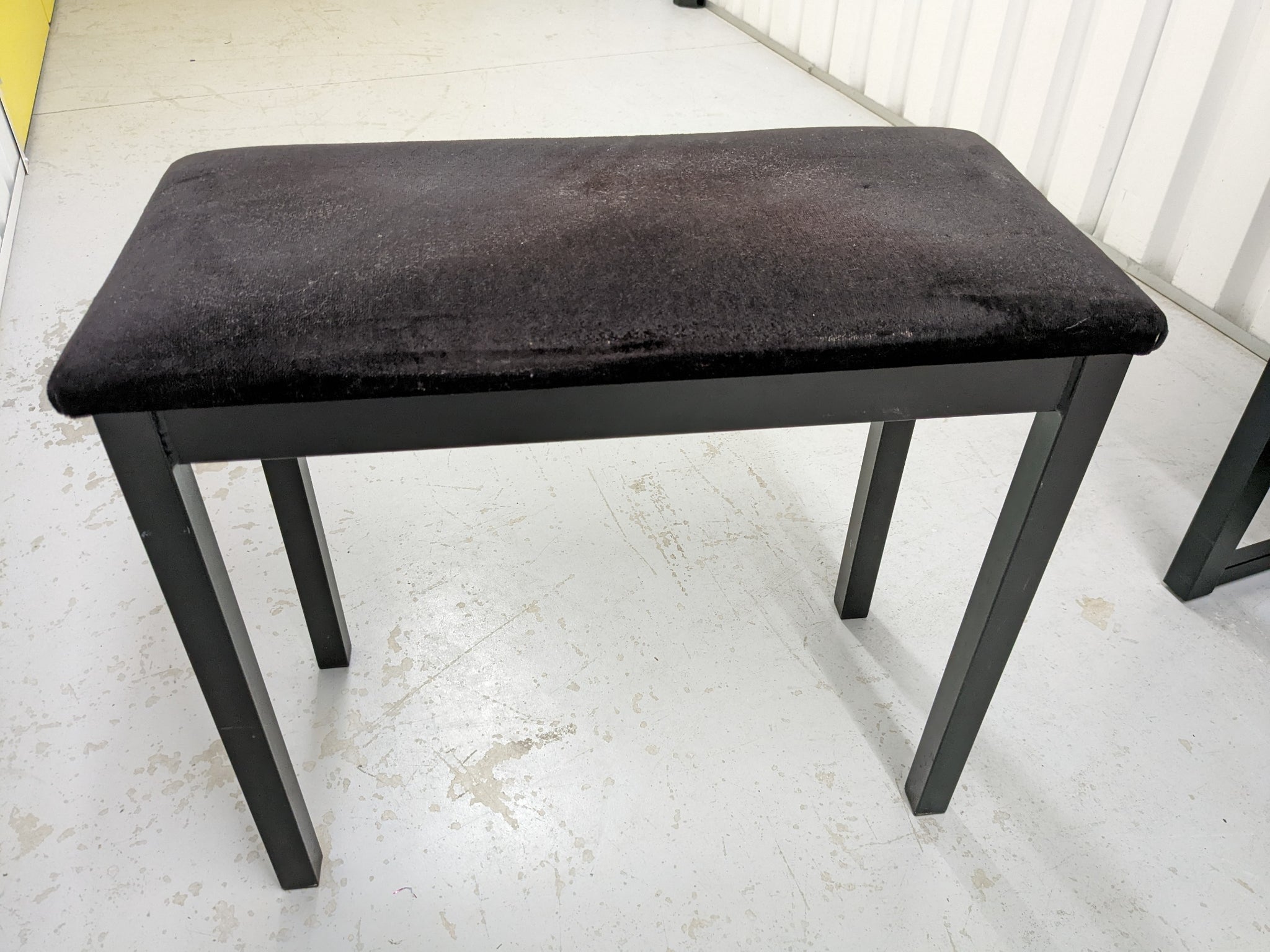 Yamaha Clavinova CLP-545 in satin black with stool. stock nr