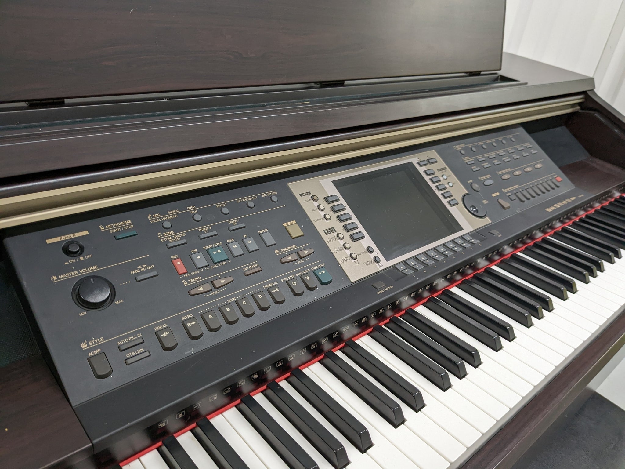 Yamaha Clavinova CVP-208 digital piano / arranger in rosewood 