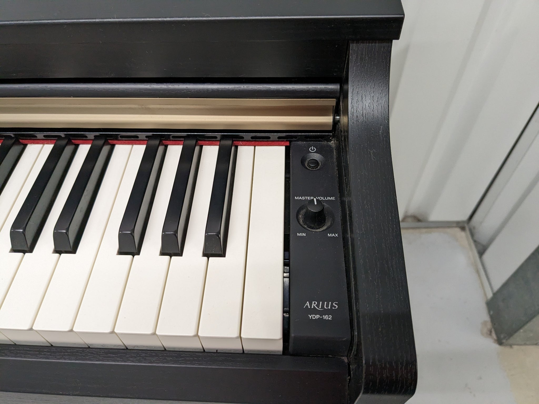 Yamaha Arius YDP-162 Digital Piano satin black, clavinova