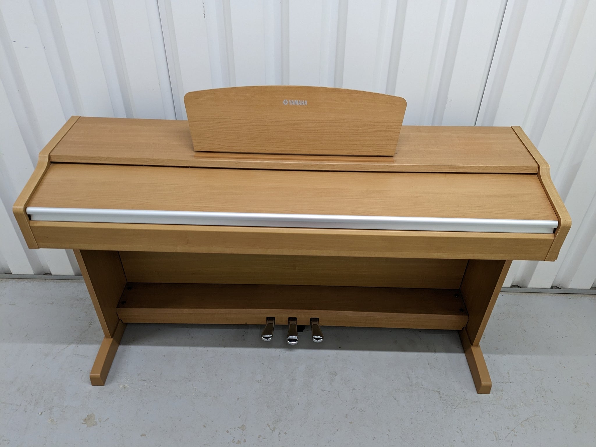 Yamaha Arius YDP-131 Digital Piano in cherry / light oak finish stock –  Sulinda Music