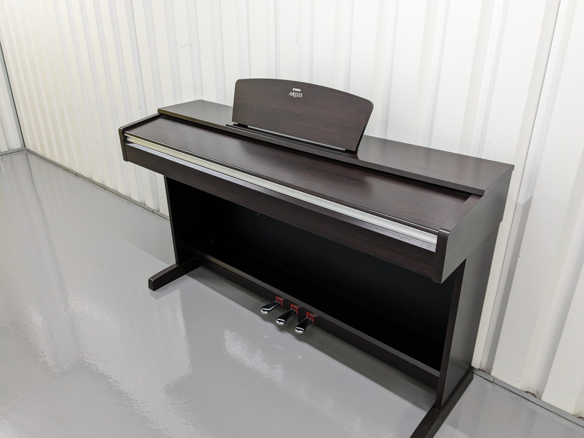 Yamaha Arius YDP-141 digital piano in rosewood stock # 22485