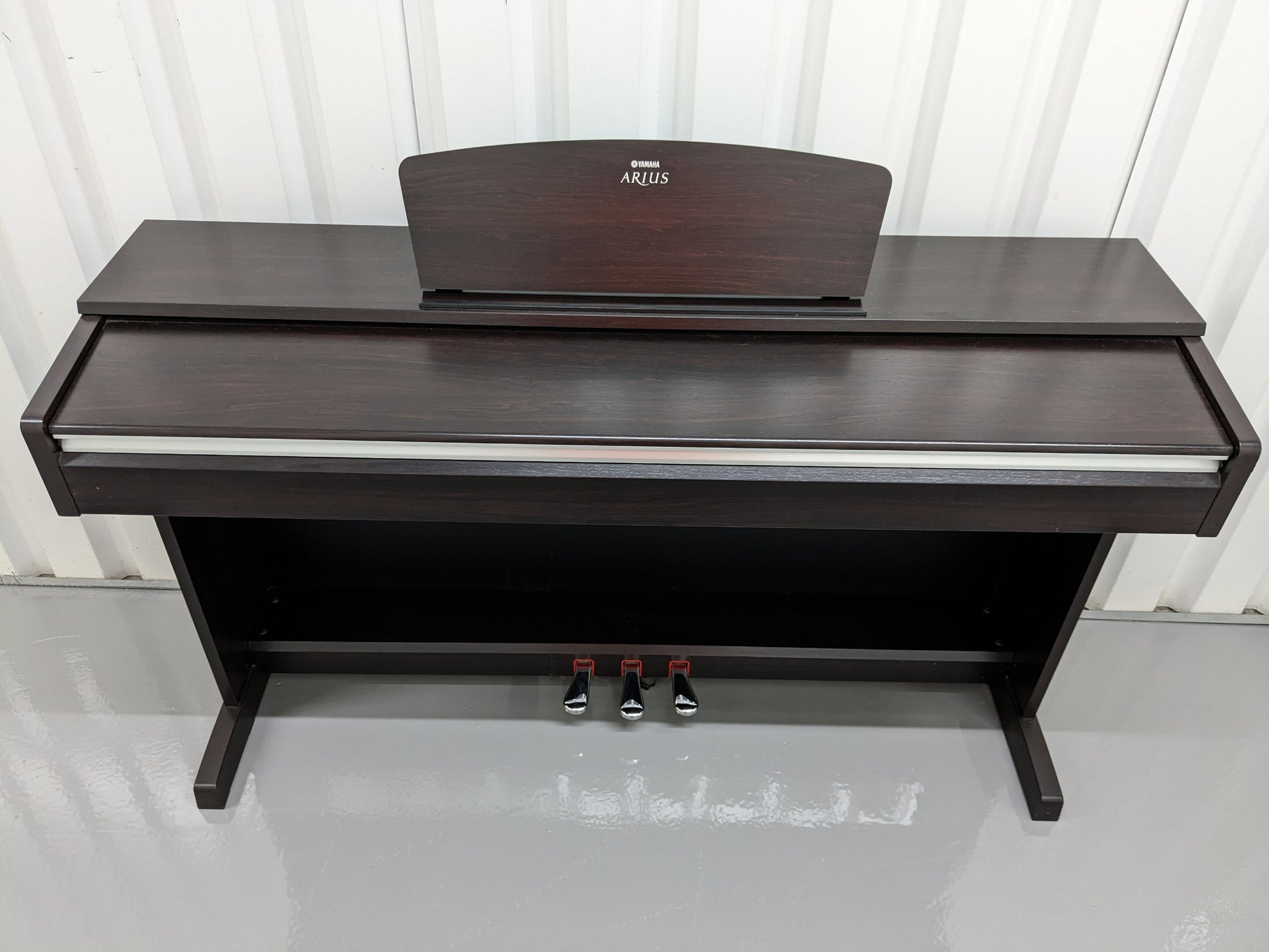 Yamaha Arius YDP-141 digital piano in rosewood stock # 22485